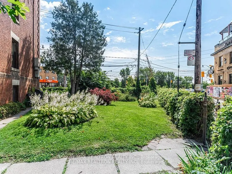 12 Kingston Road, #76