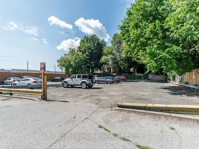 12 Kingston Road, #76