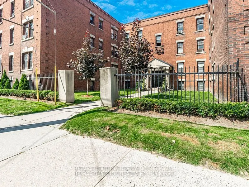 12 Kingston Road, #76