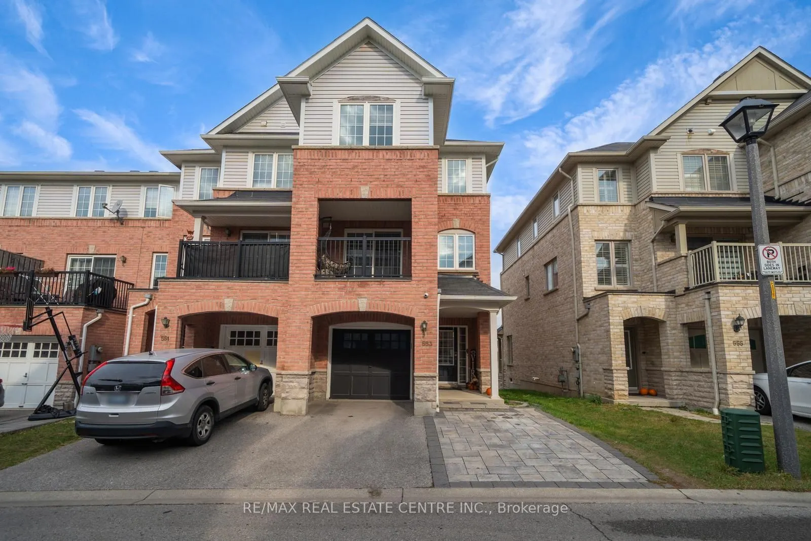 553 Rossland Road E