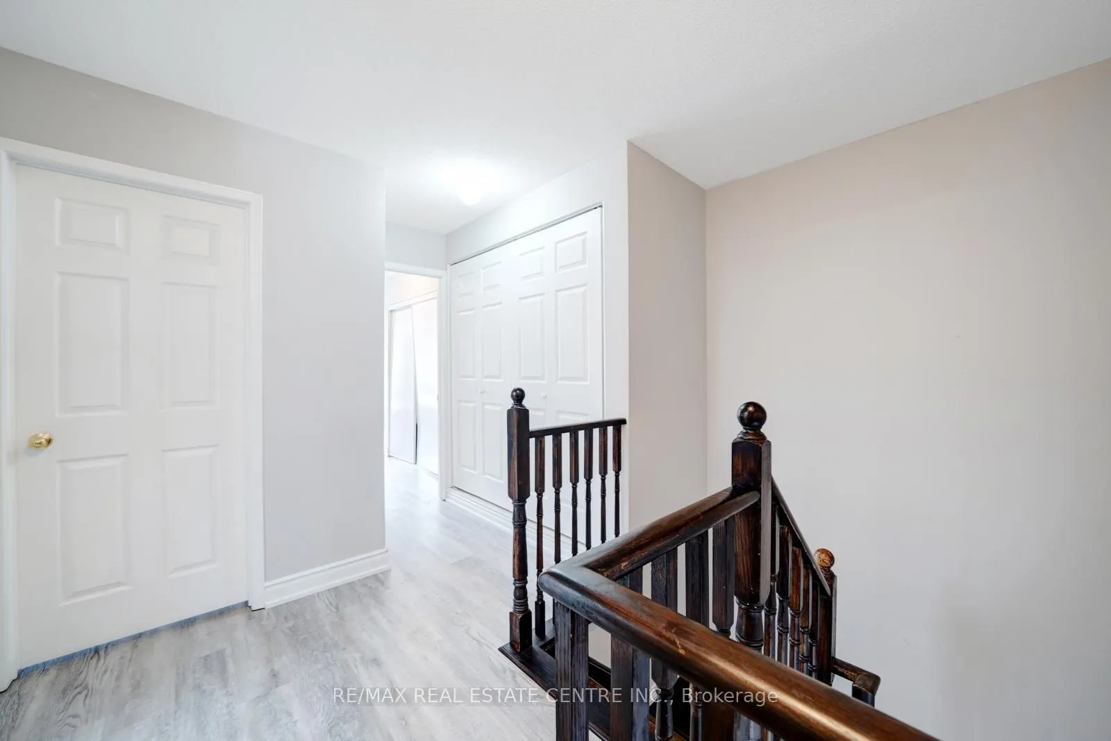 553 Rossland Road E
