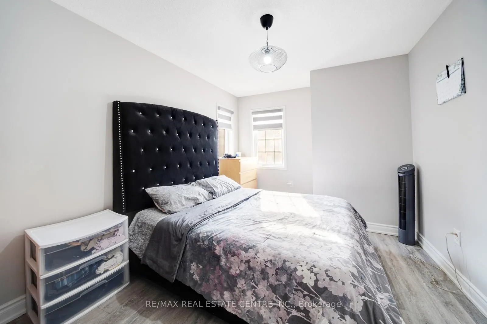 553 Rossland Road E