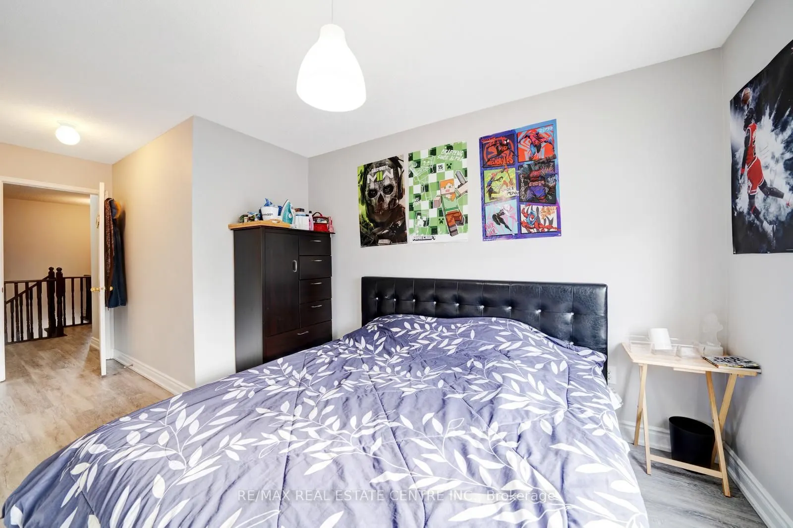 553 Rossland Road E