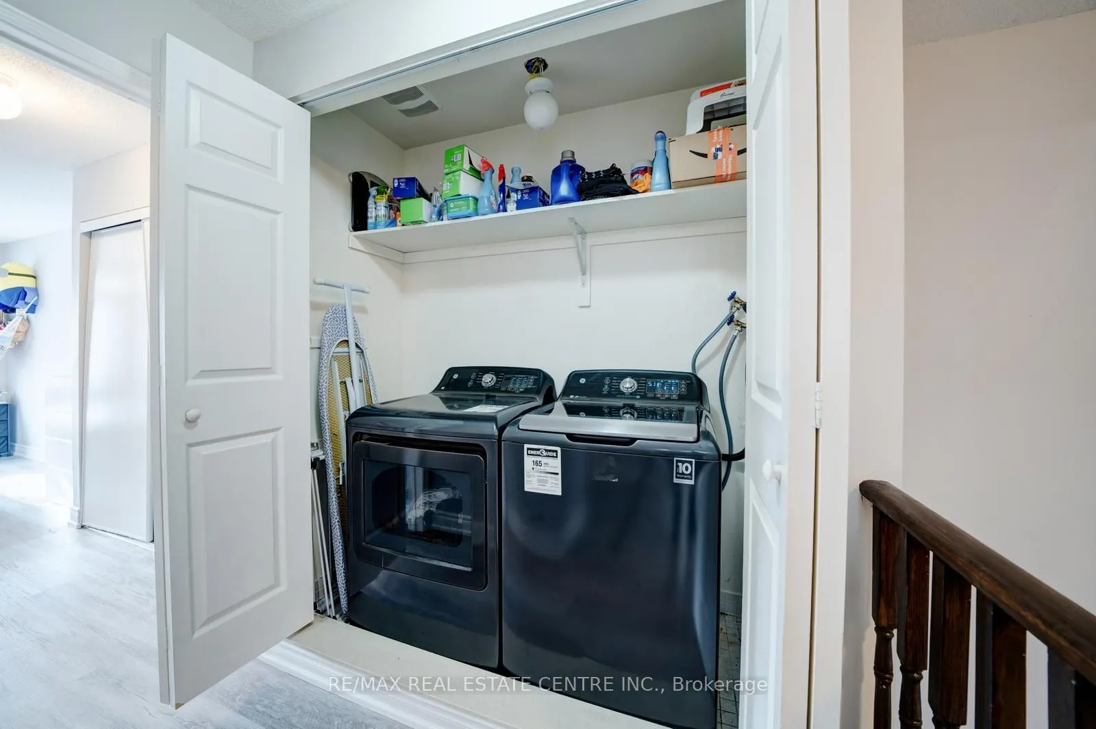 553 Rossland Road E