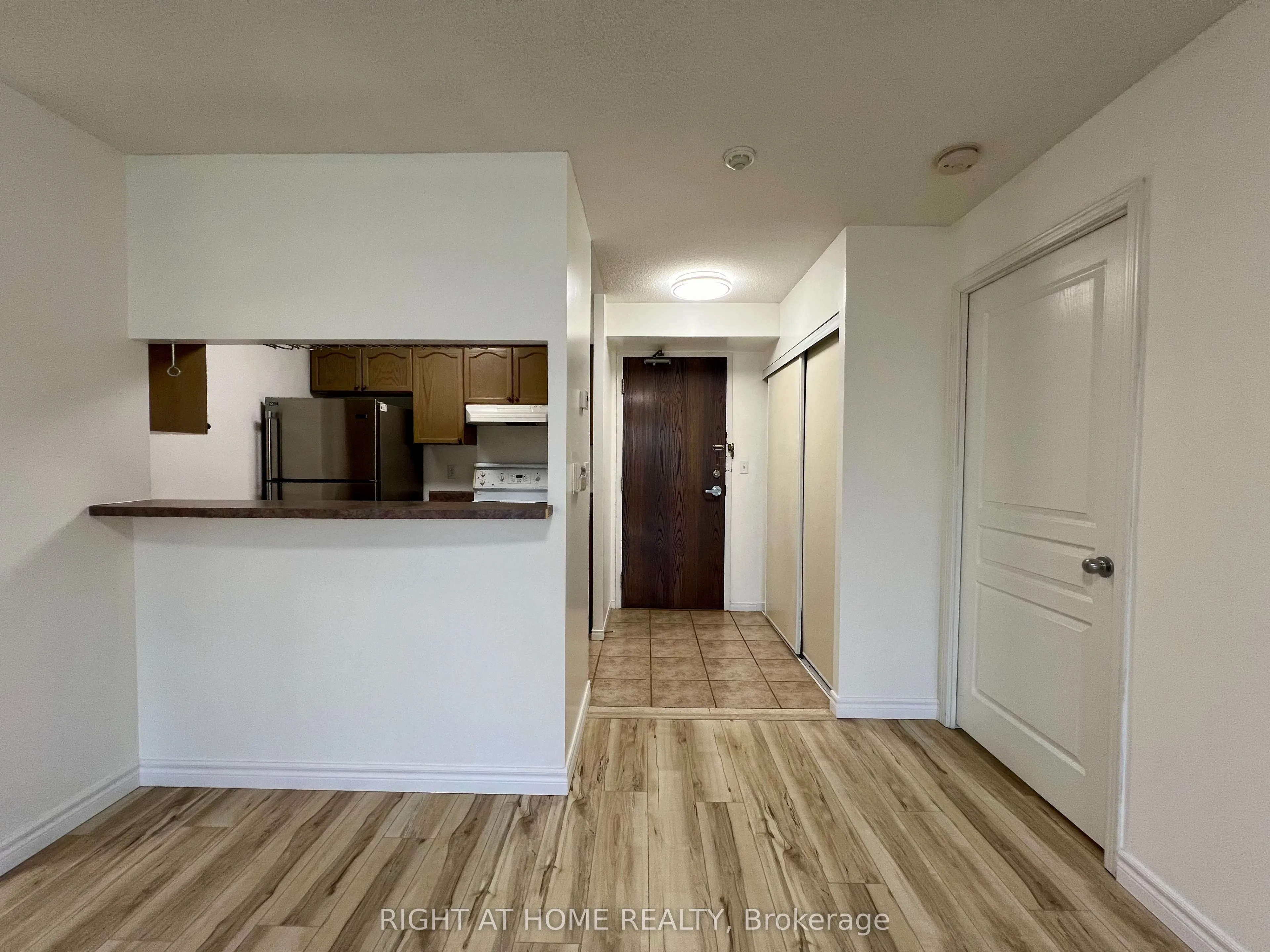 1797 Queen Street E, #305