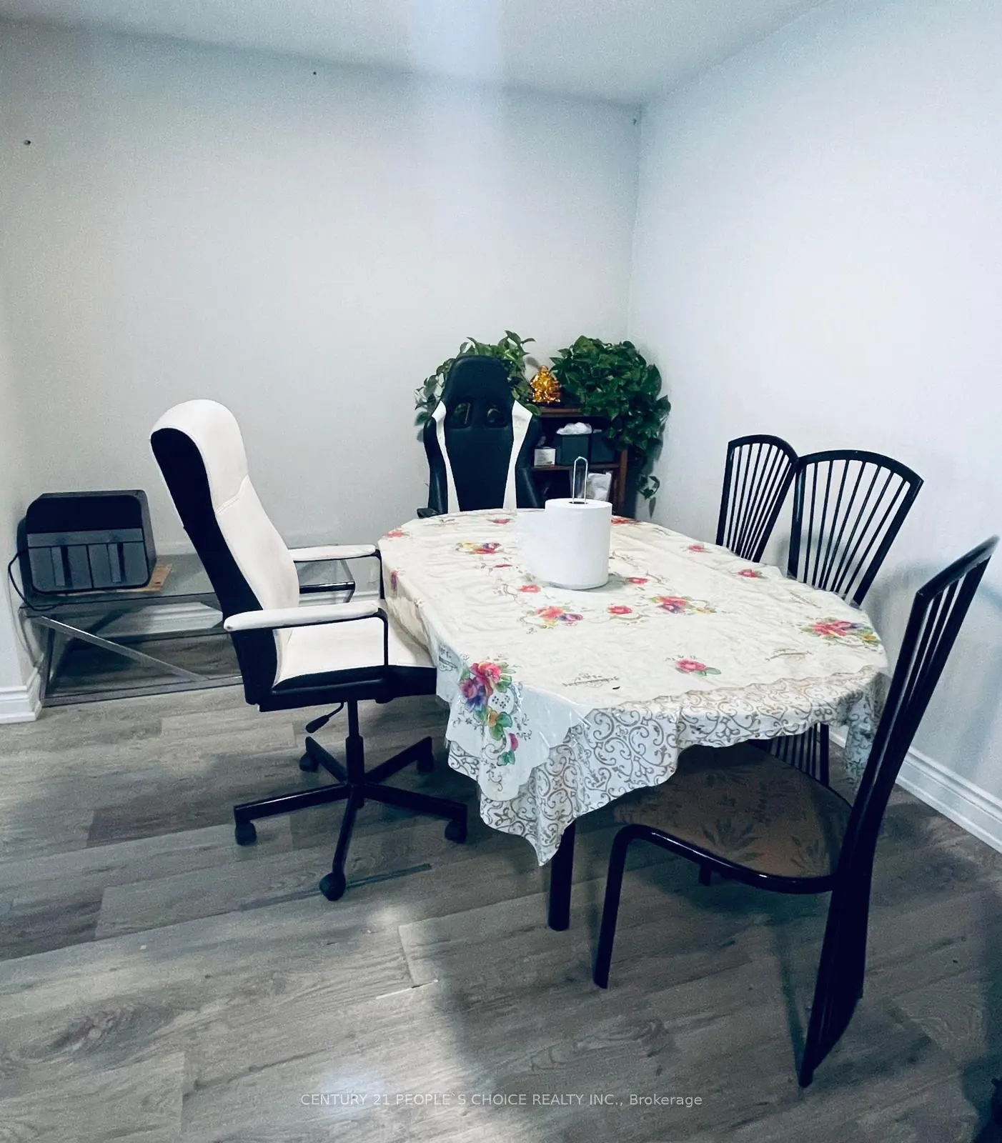 100 Wingarden Court, #216
