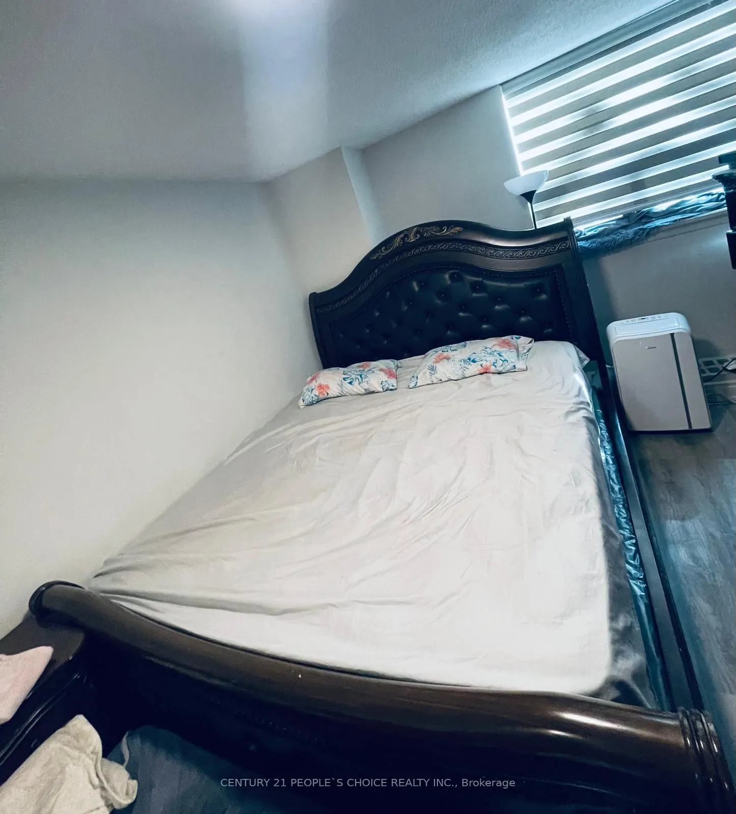 100 Wingarden Court, #216