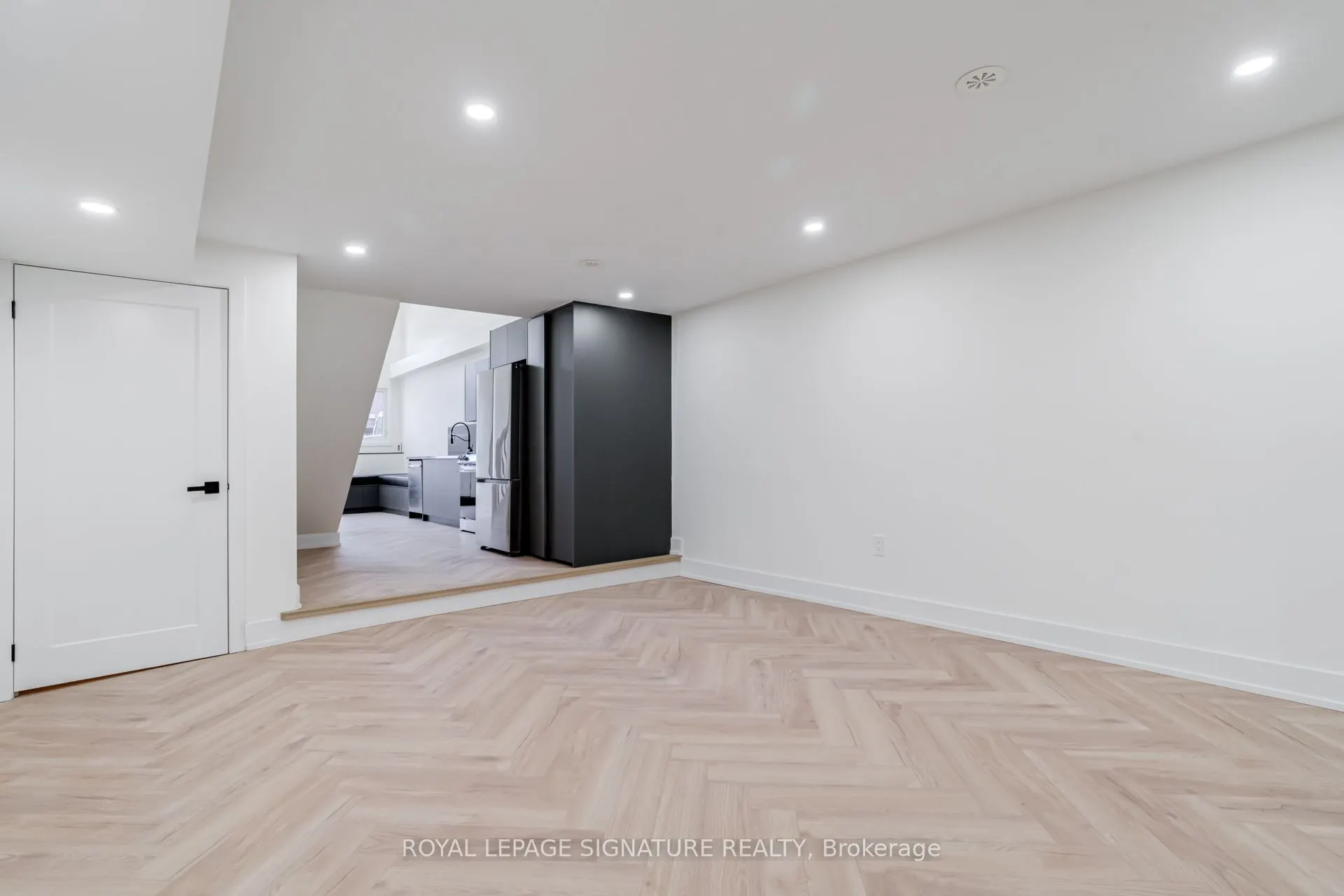 861 O'Connor Drive, #3