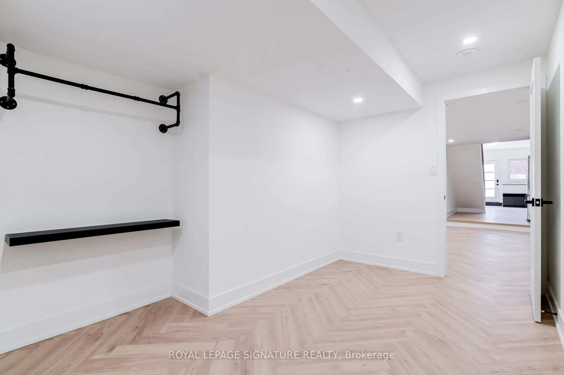 861 O'Connor Drive, #3