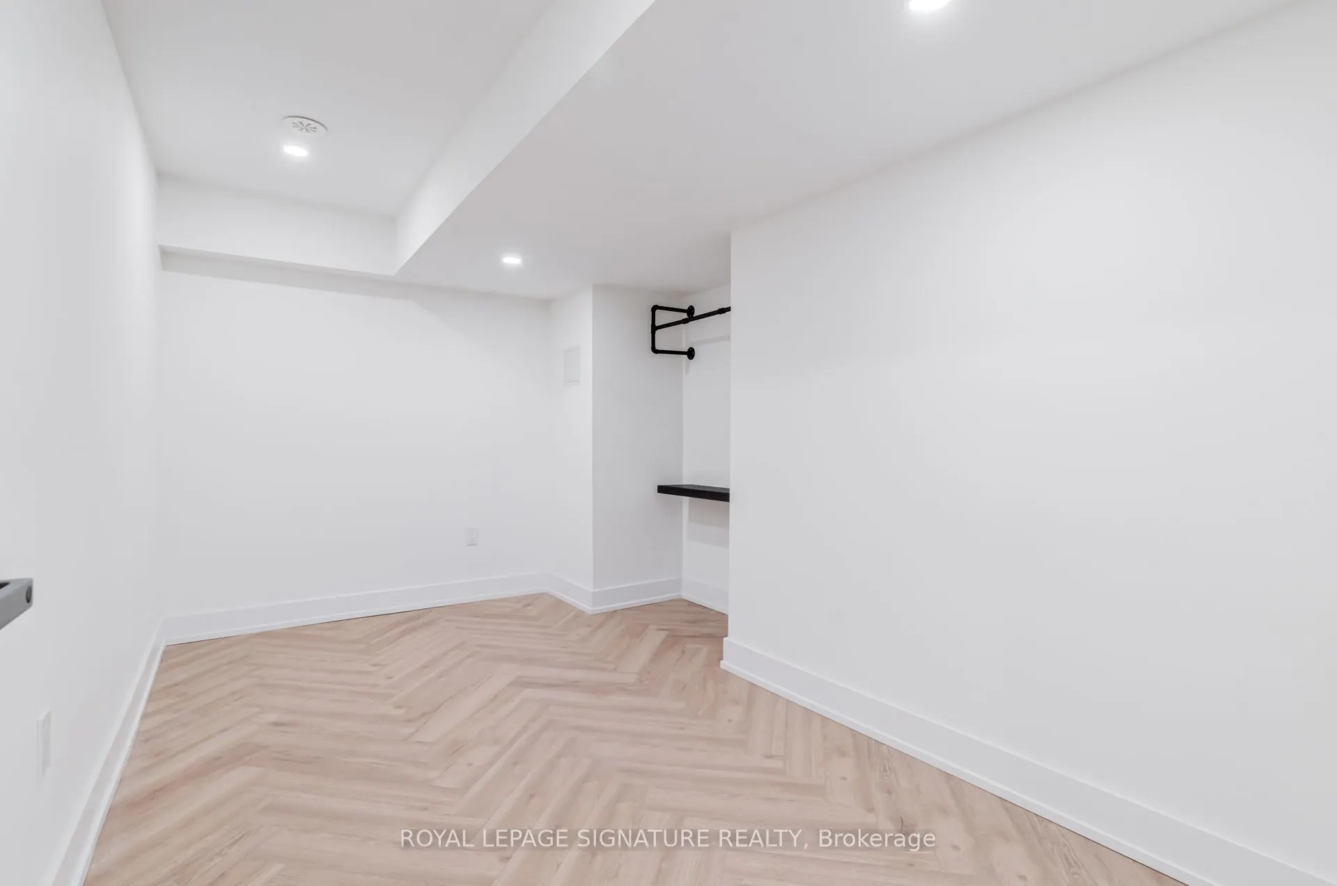 861 O'Connor Drive, #3