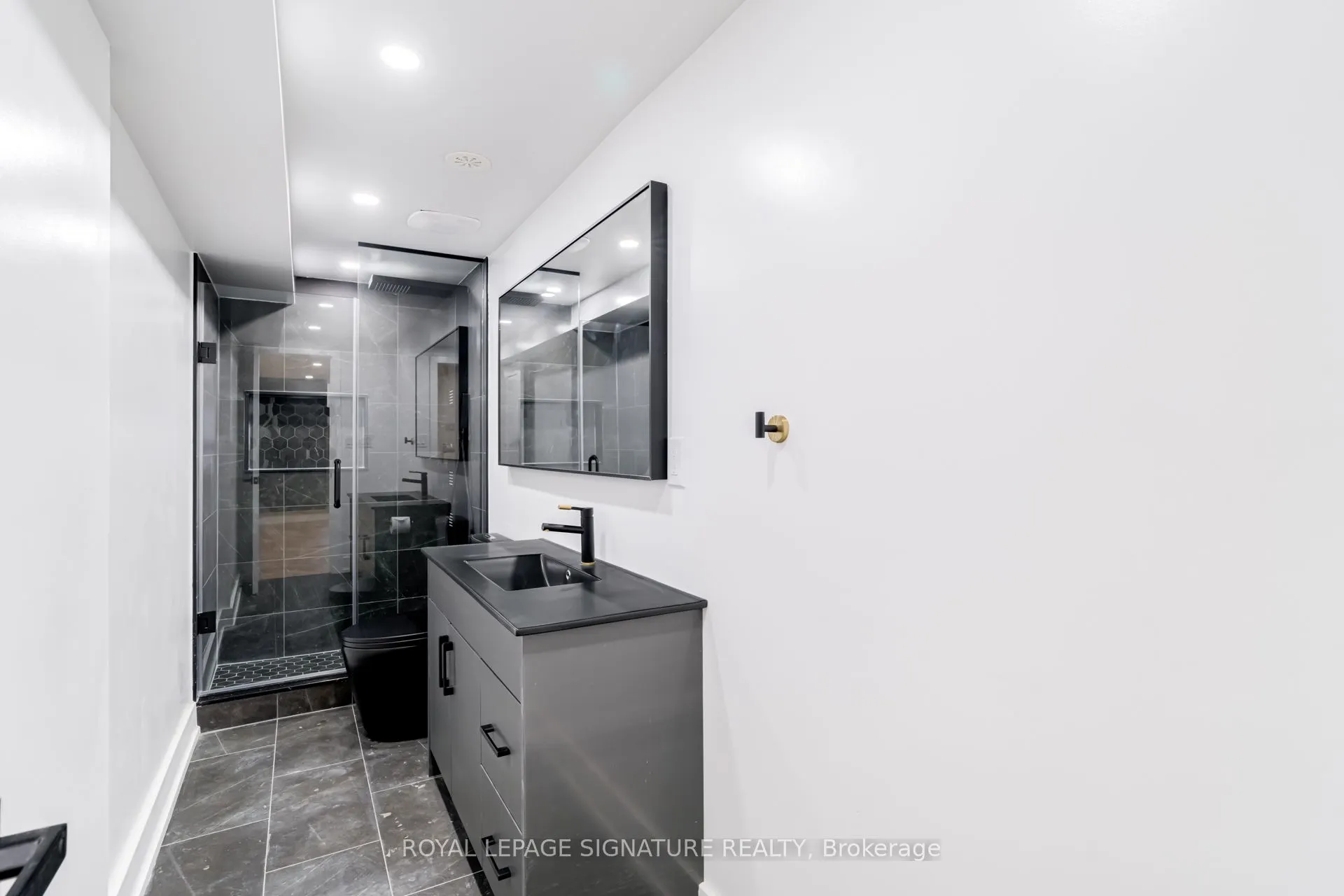 861 O'Connor Drive, #3