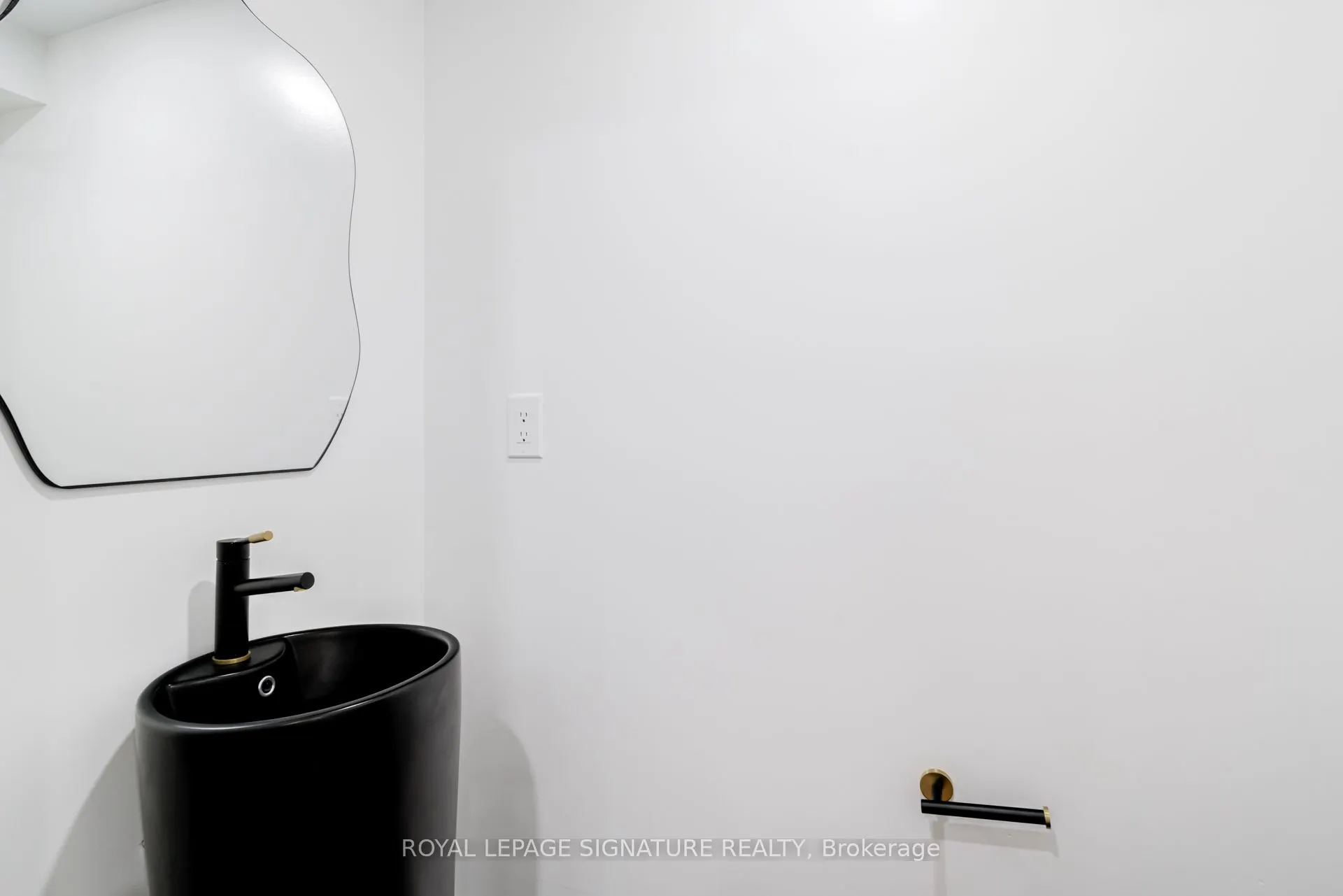 861 O'Connor Drive, #3