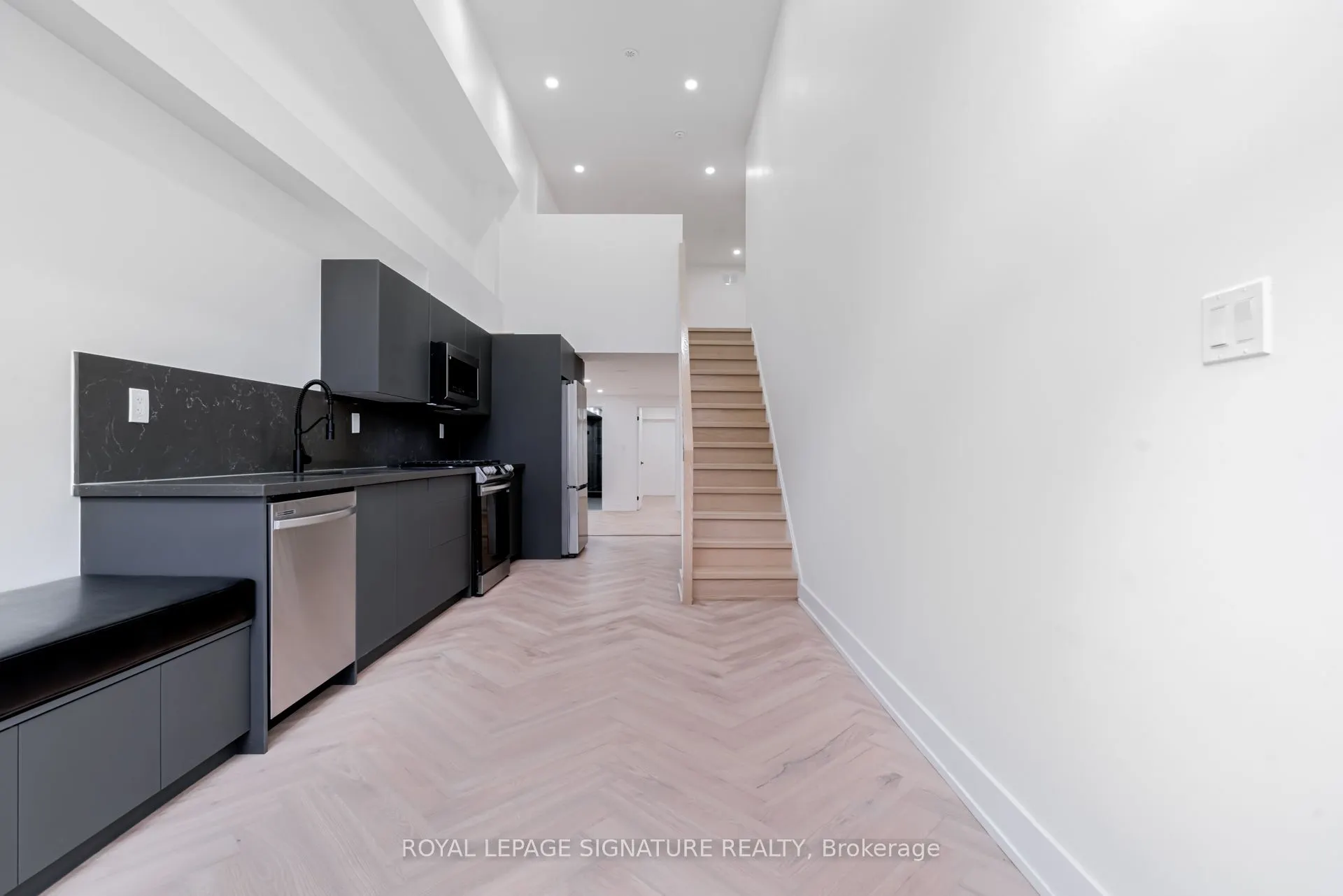 861 O'Connor Drive, #3