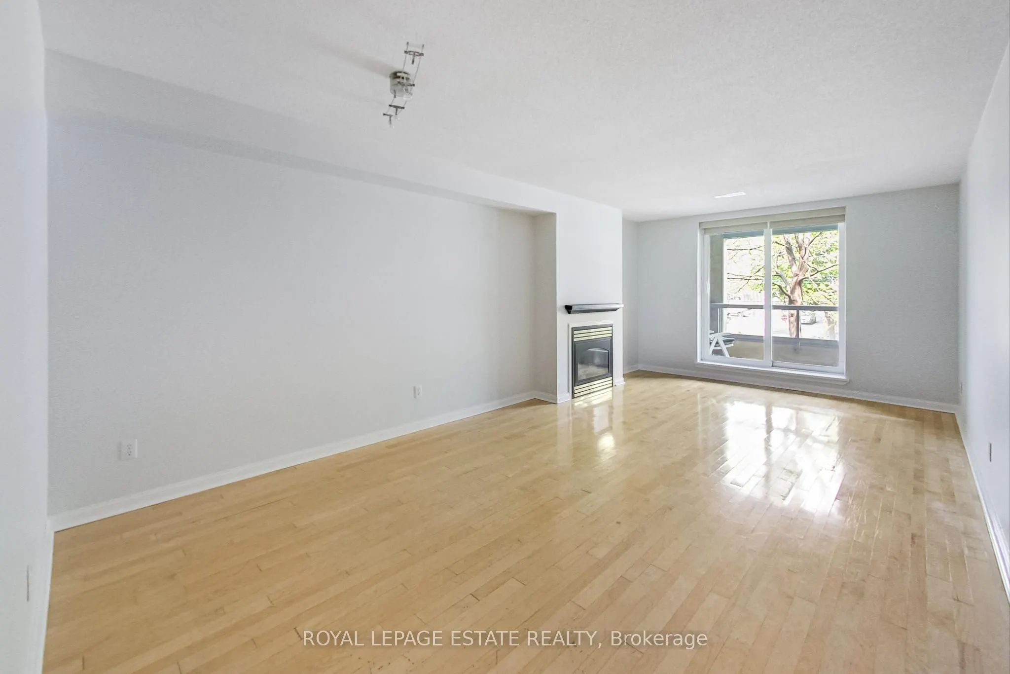2365 Queen Street E, #202