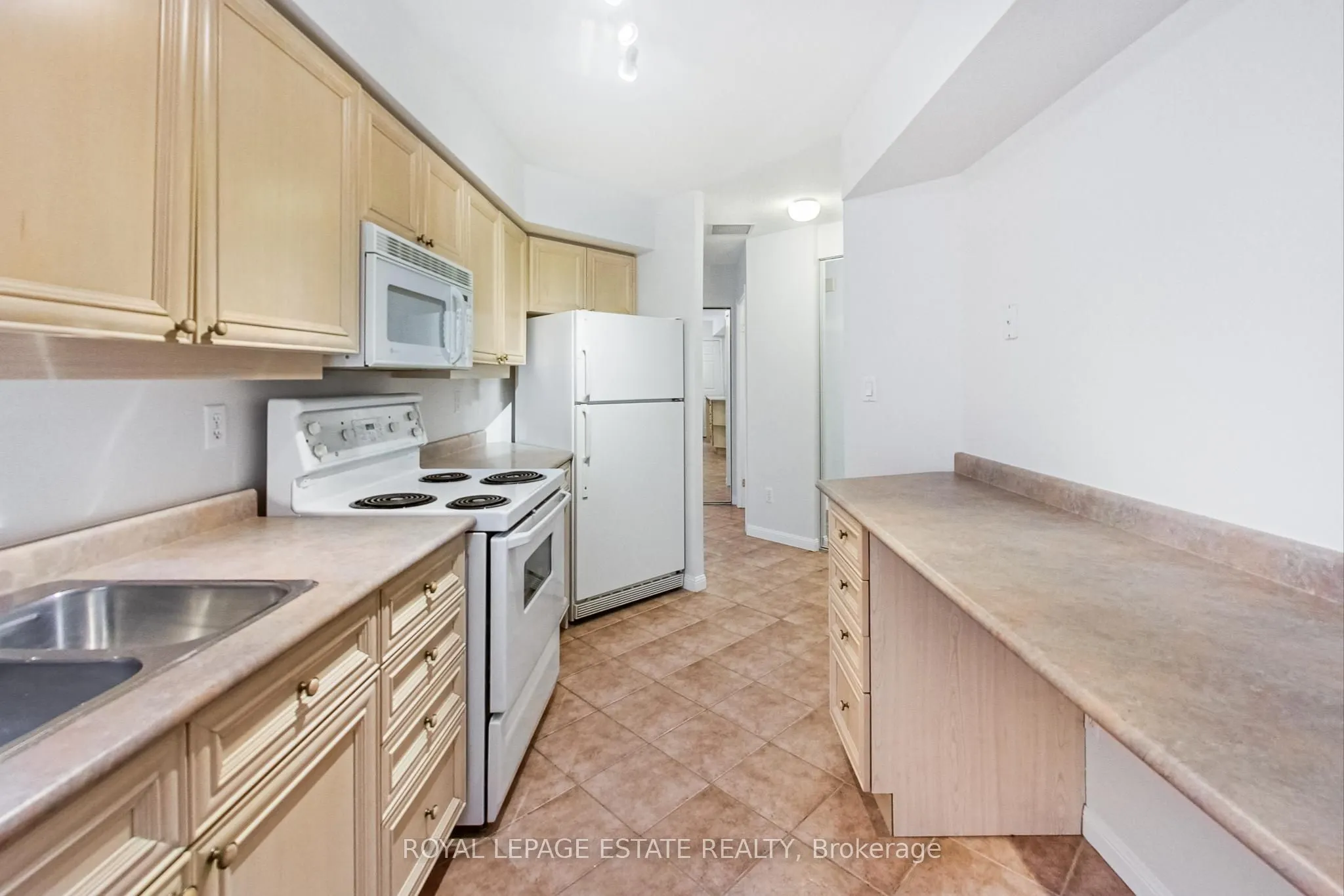 2365 Queen Street E, #202