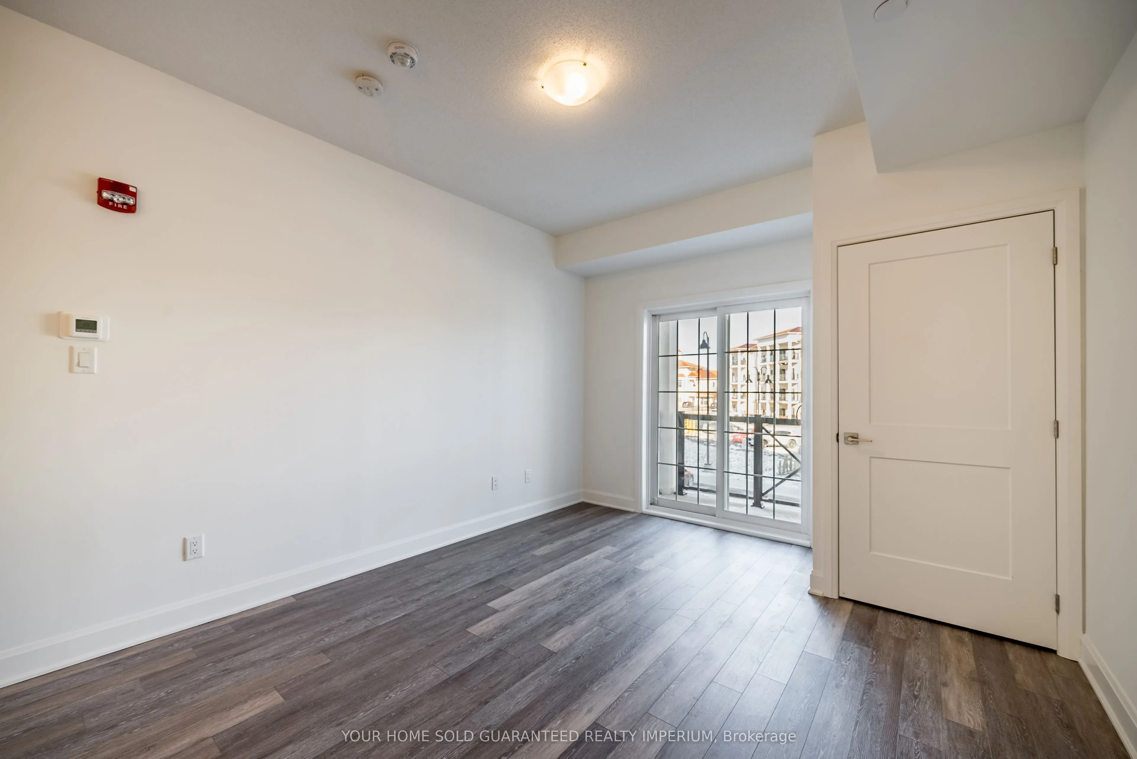 50 Lakebreeze Drive, #222