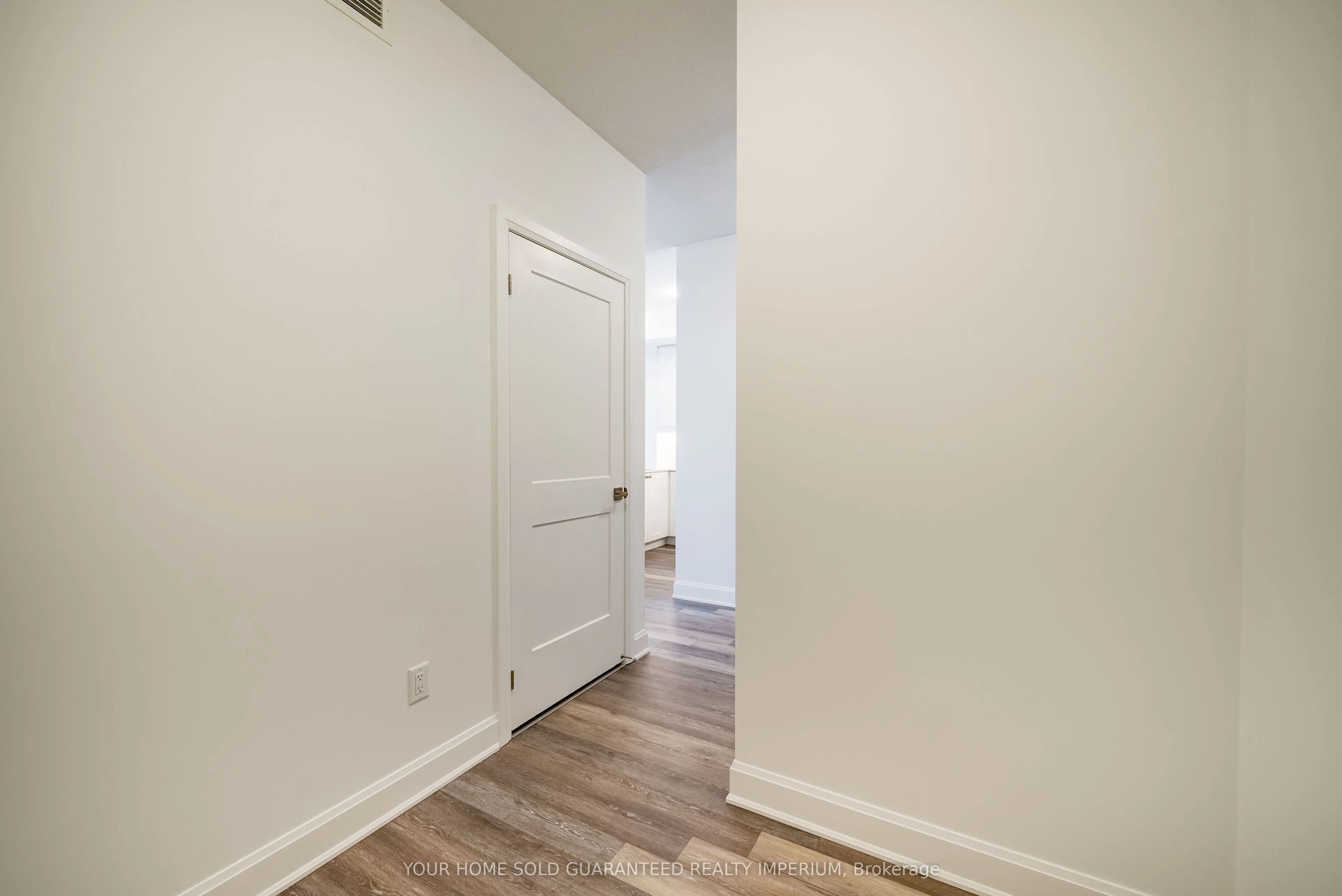 50 Lakebreeze Drive, #222