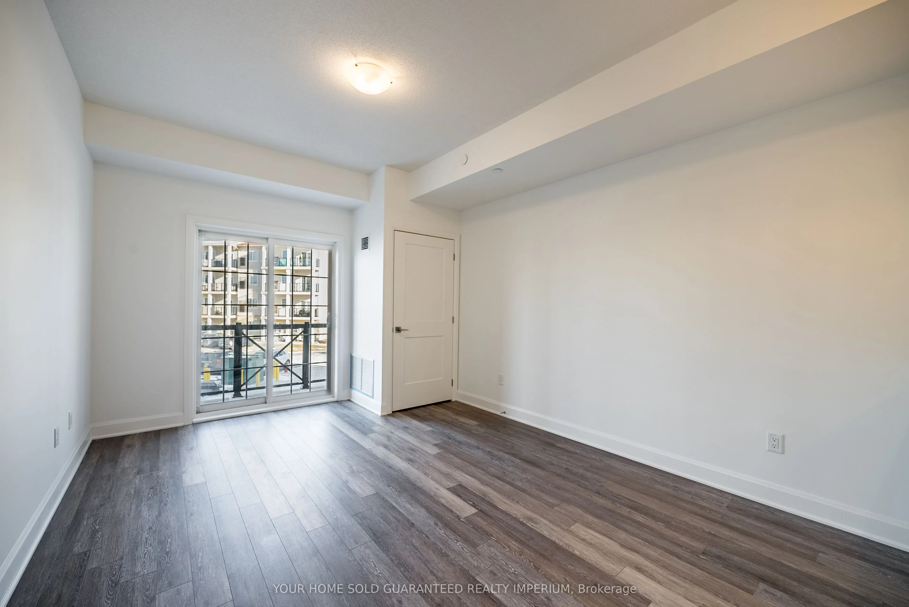 50 Lakebreeze Drive, #222
