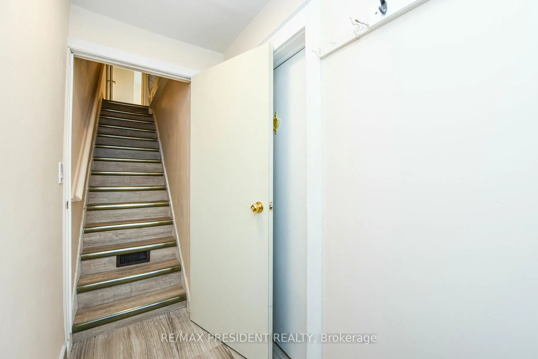 23 Myrtle Avenue