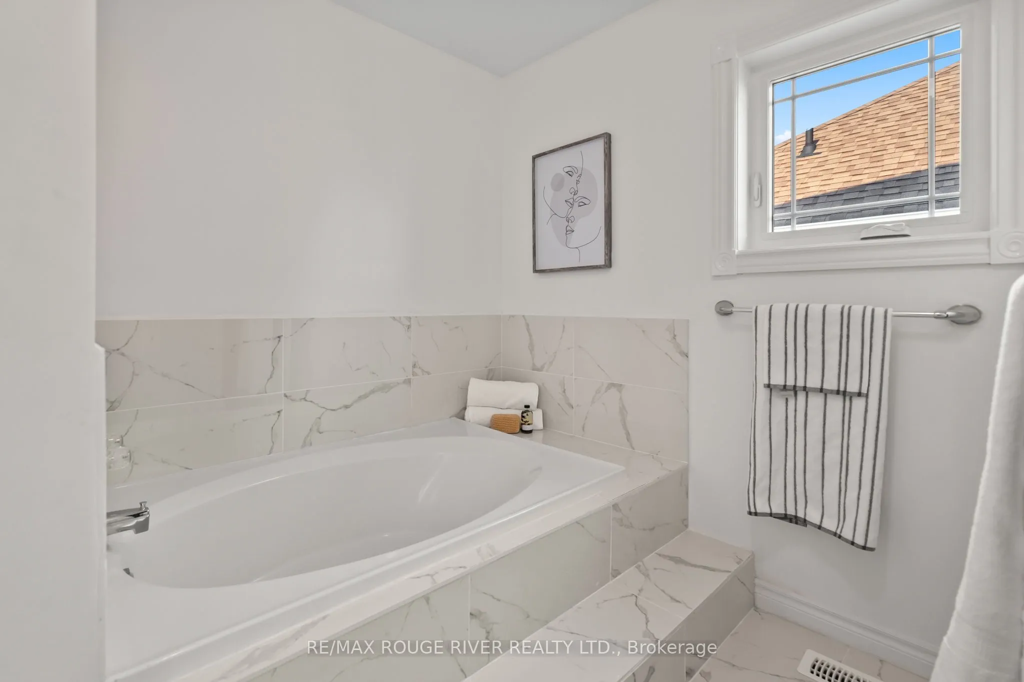 31 Kerrison Drive W