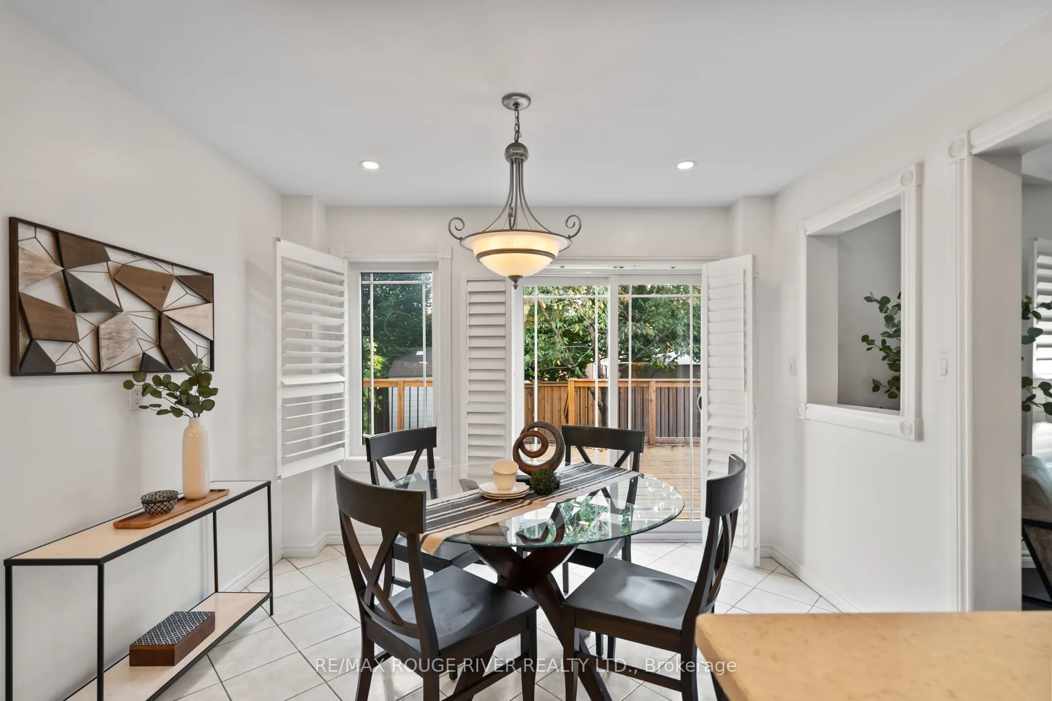 31 Kerrison Drive W