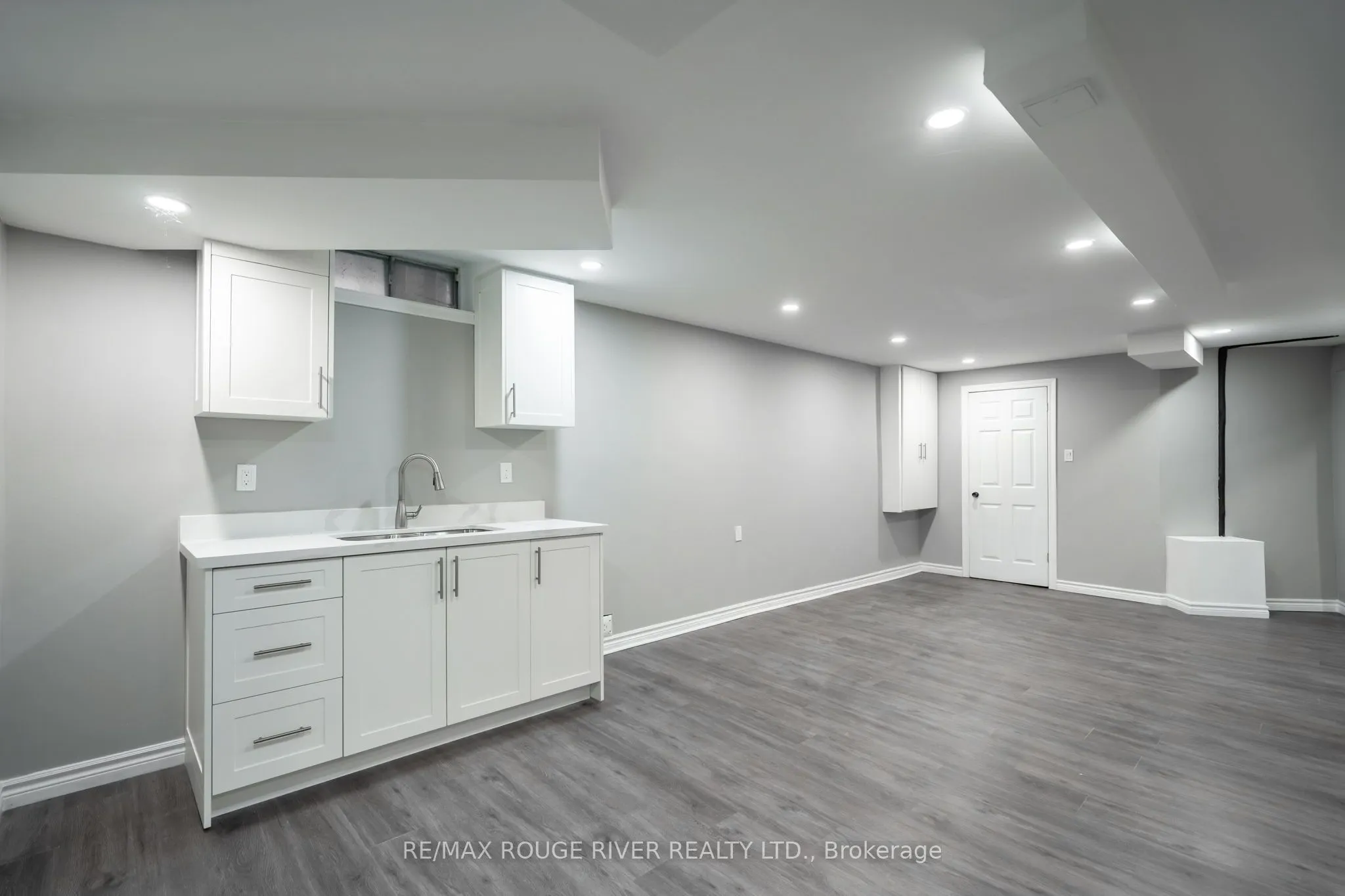 31 Kerrison Drive W