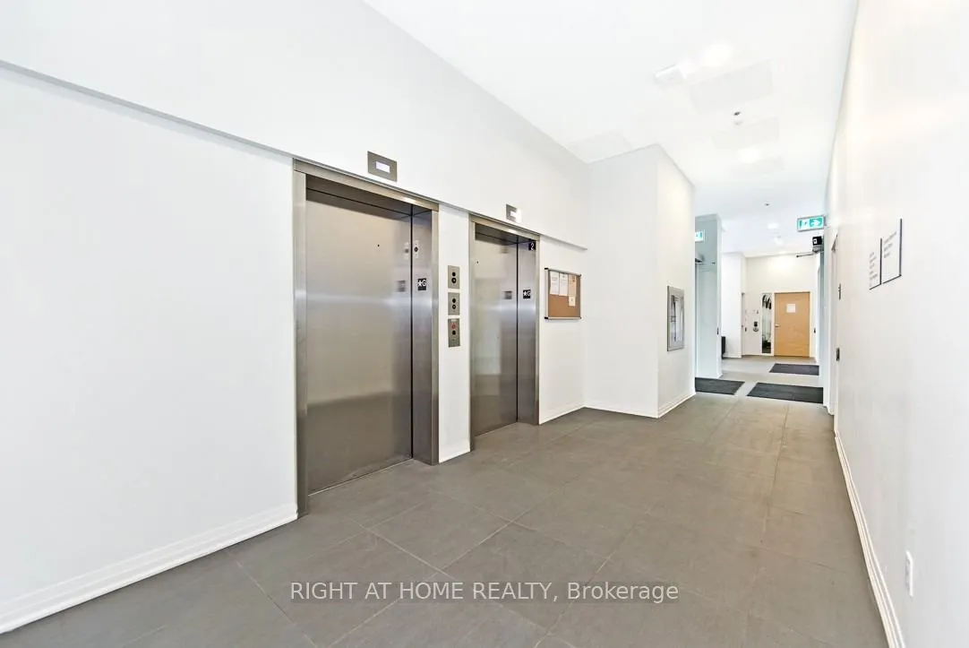 1900 Simcoe Street N, #542