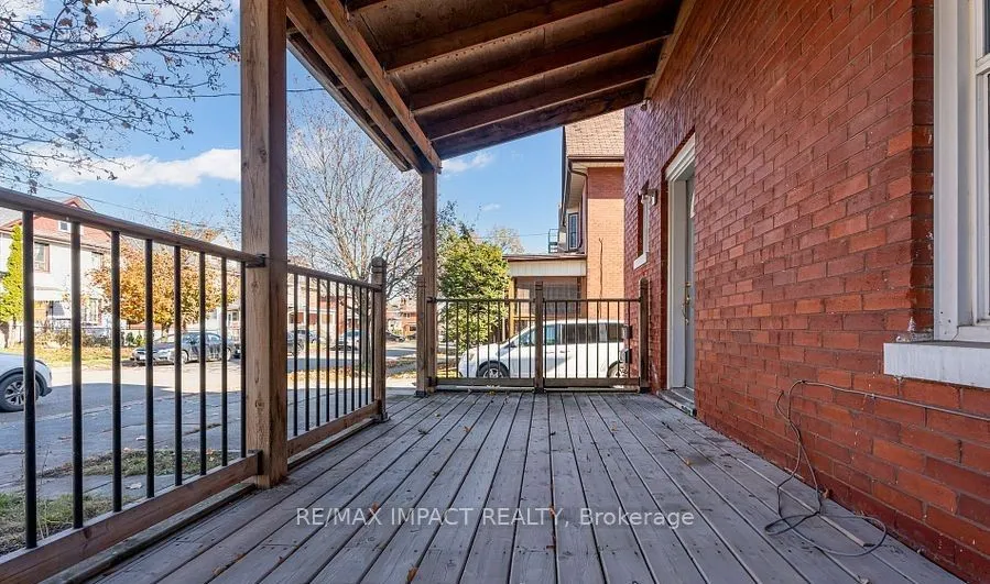 137 Elgin Street E