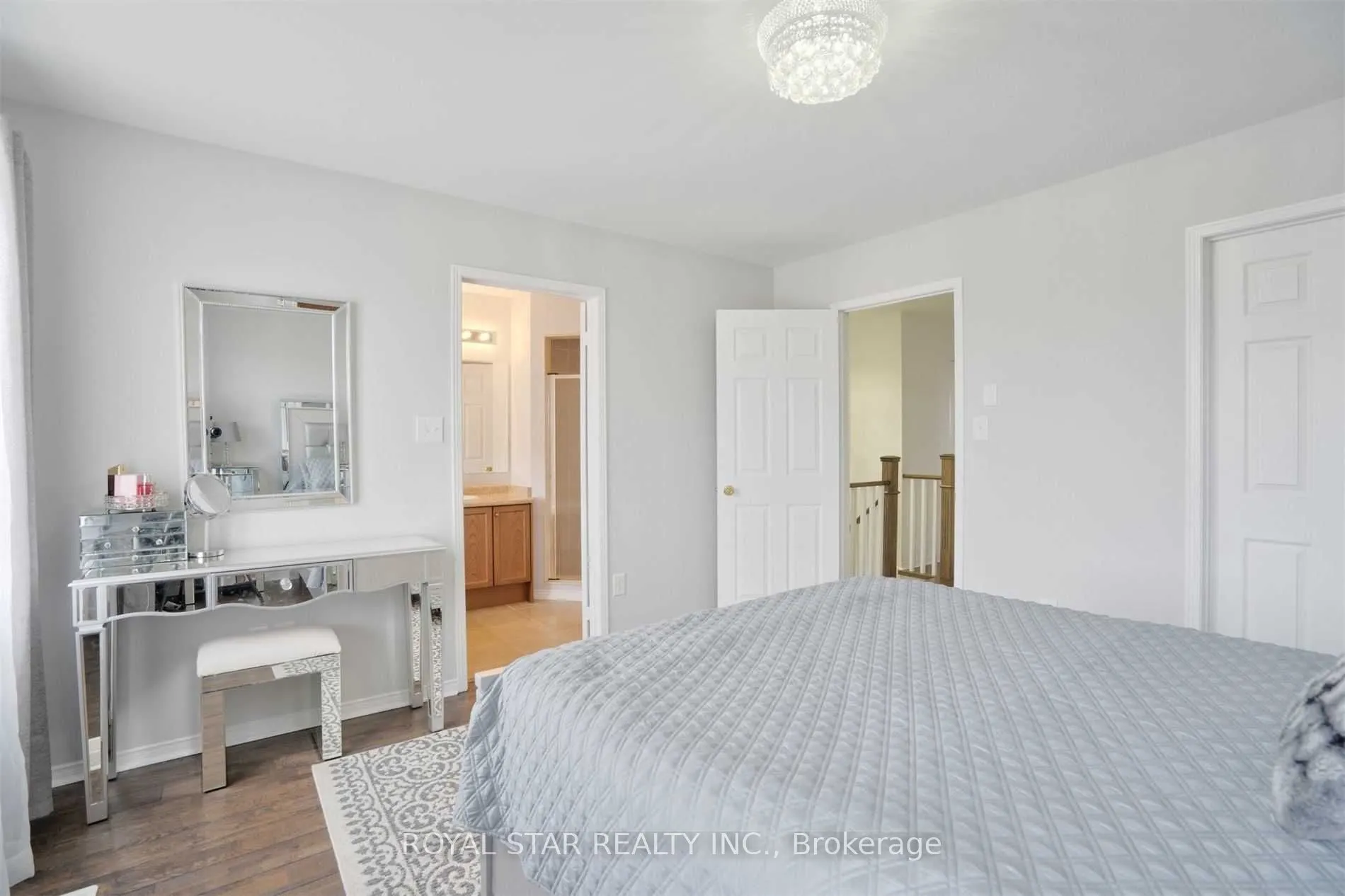527 Rossland Road E