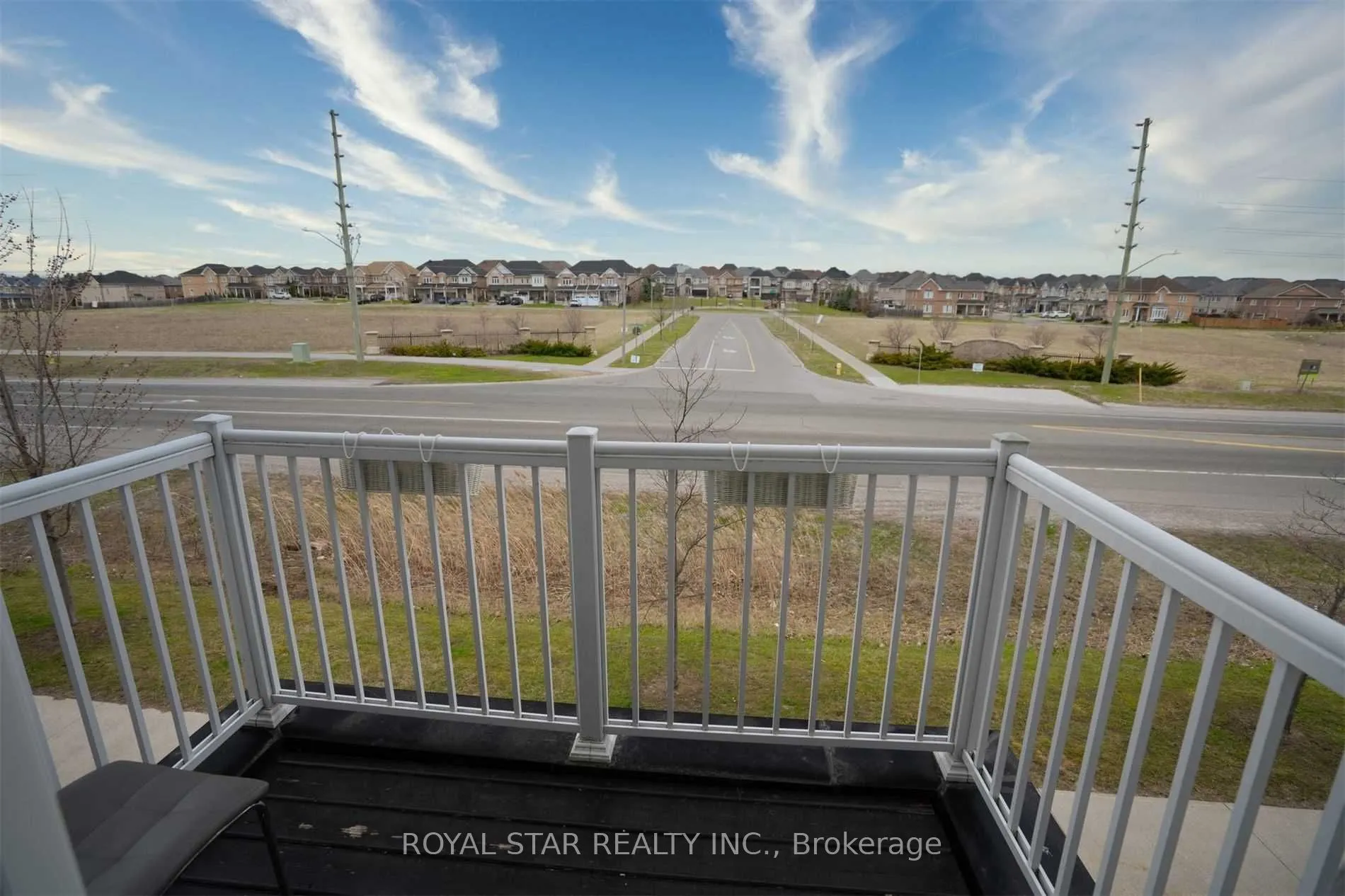 527 Rossland Road E