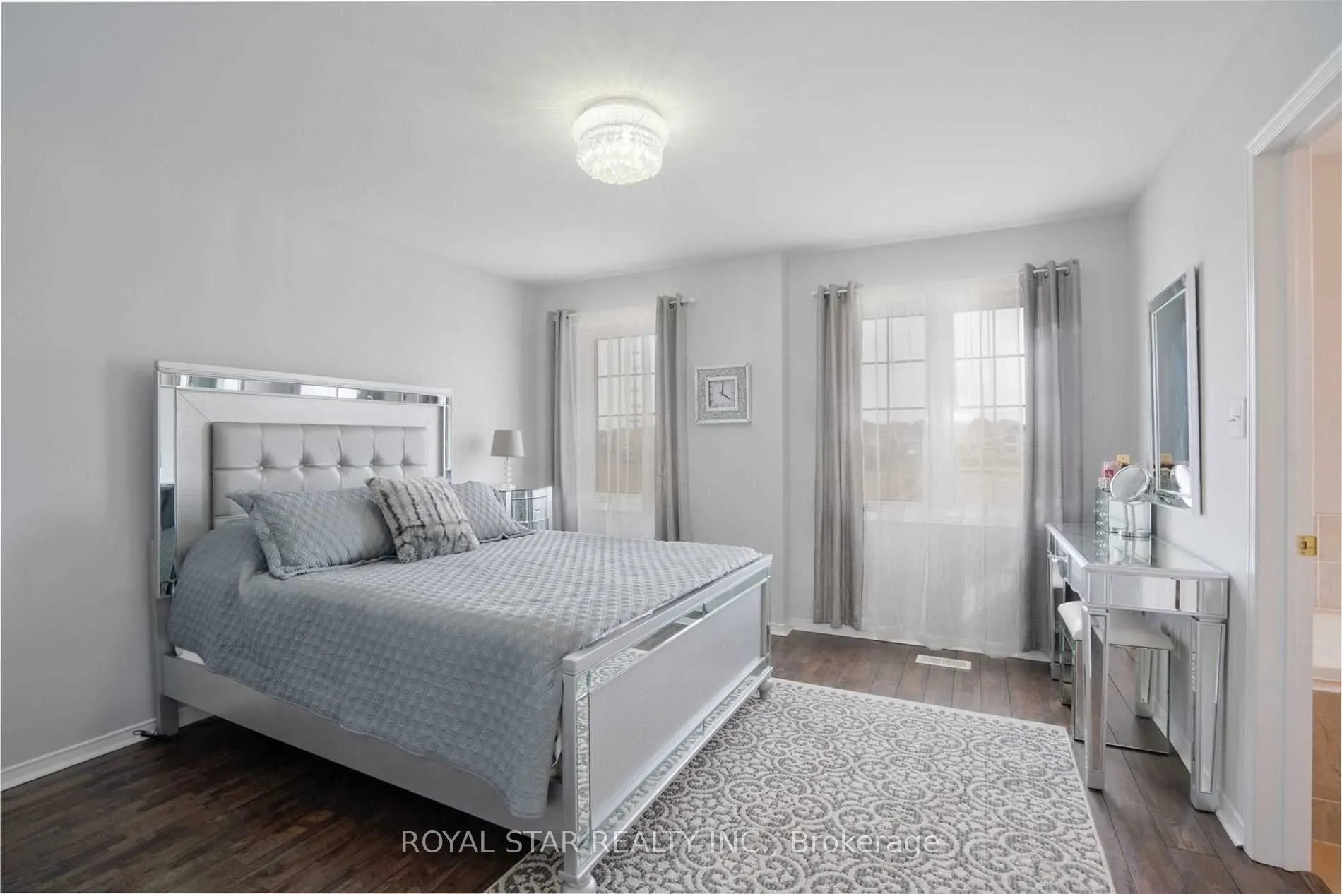 527 Rossland Road E