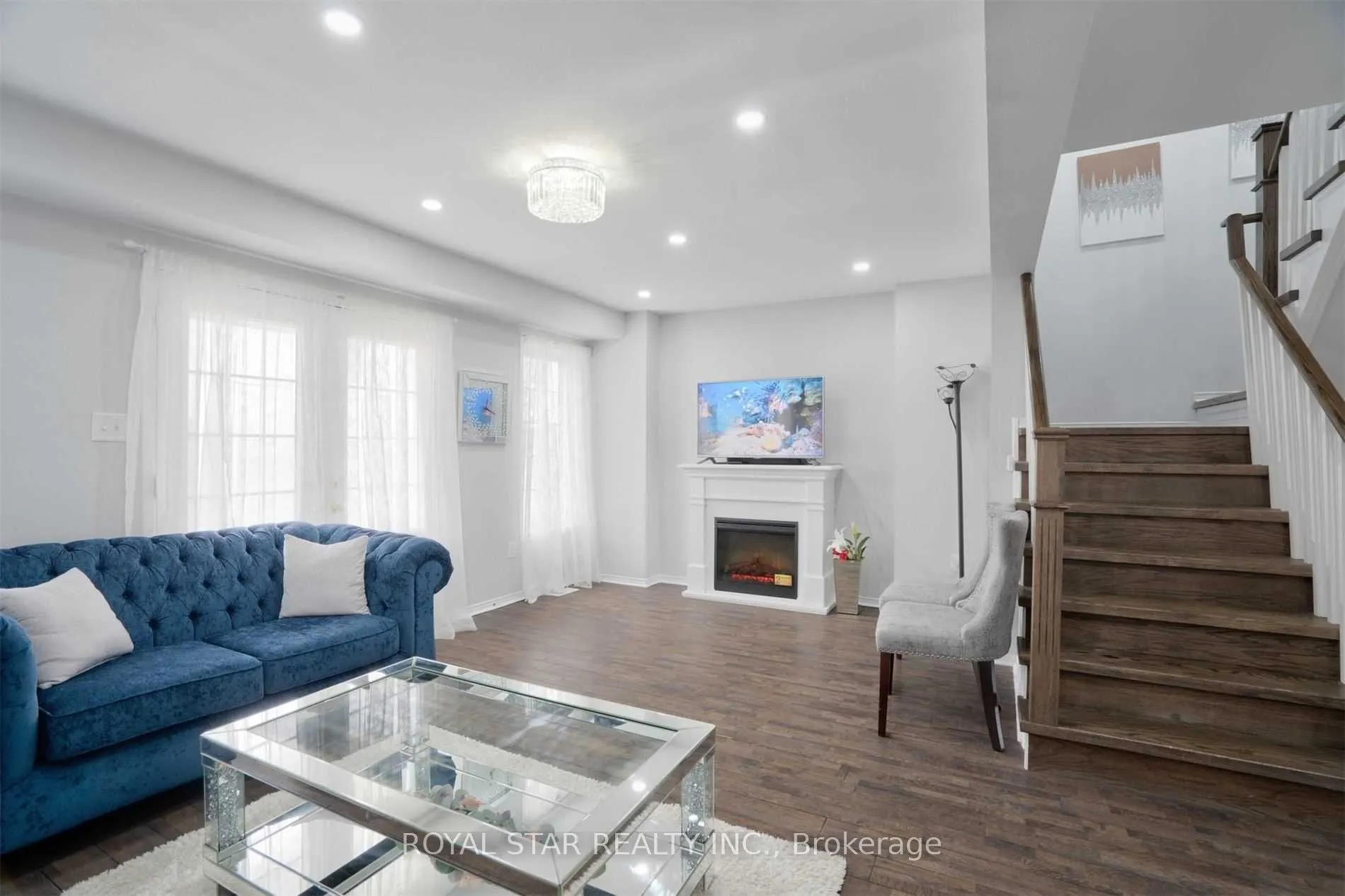 527 Rossland Road E