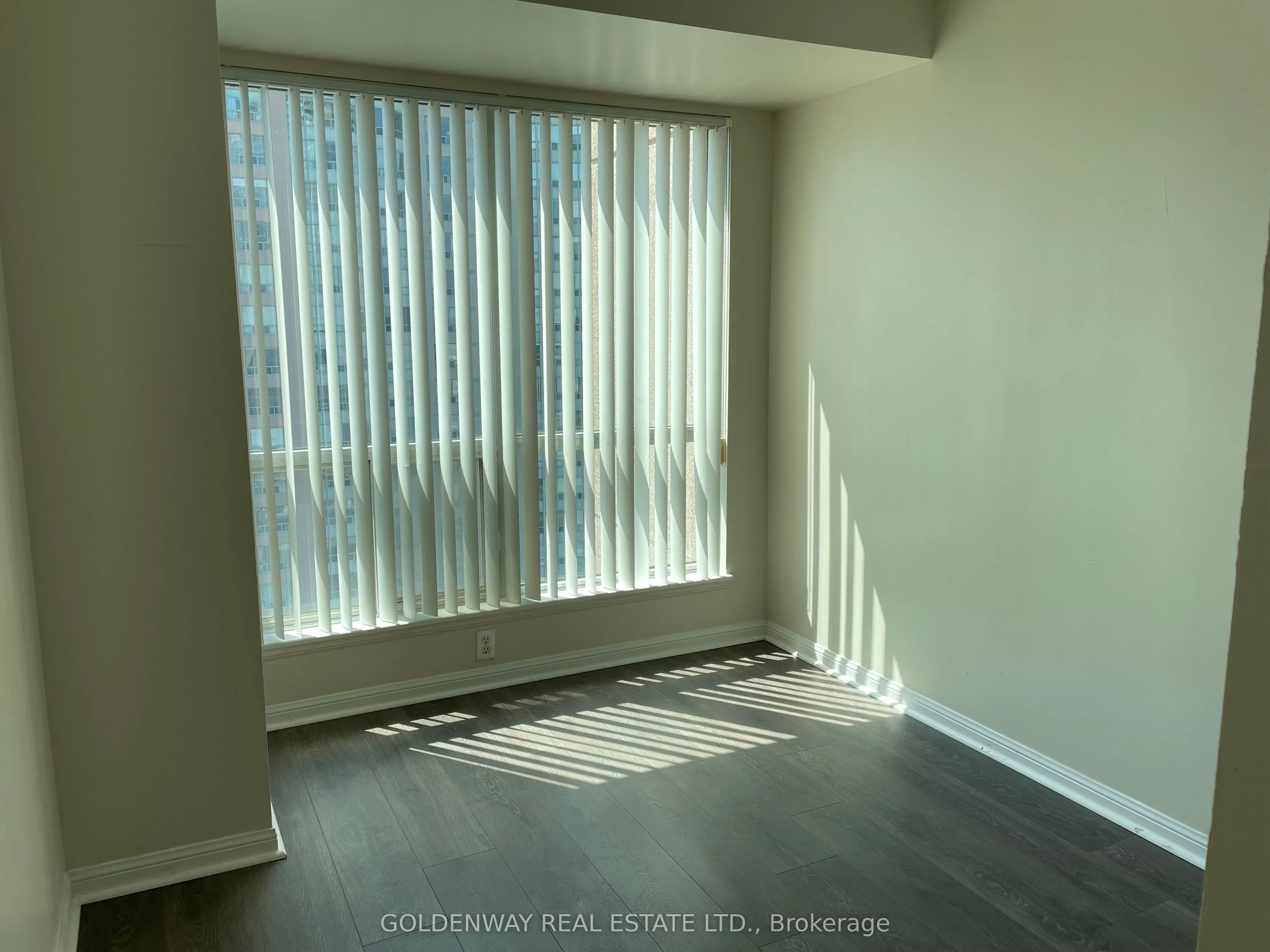 18 Lee Centre Drive, #2011