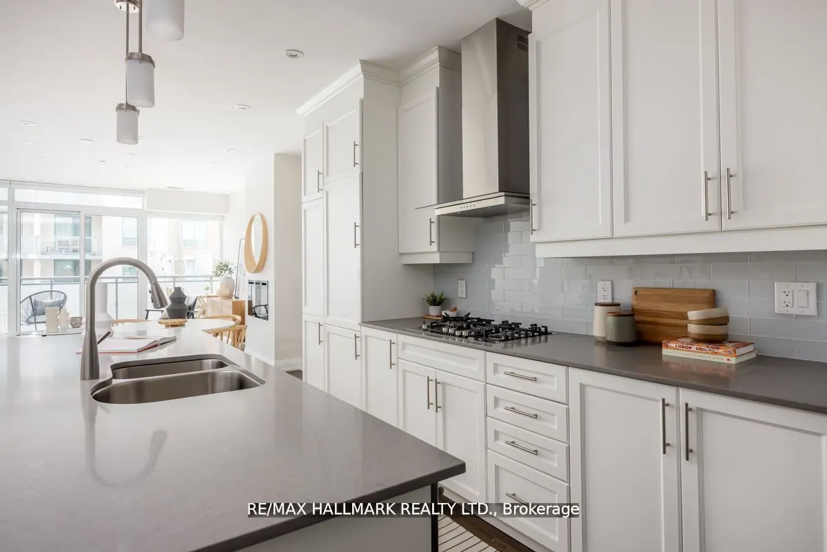 200 Woodbine Avenue, #304