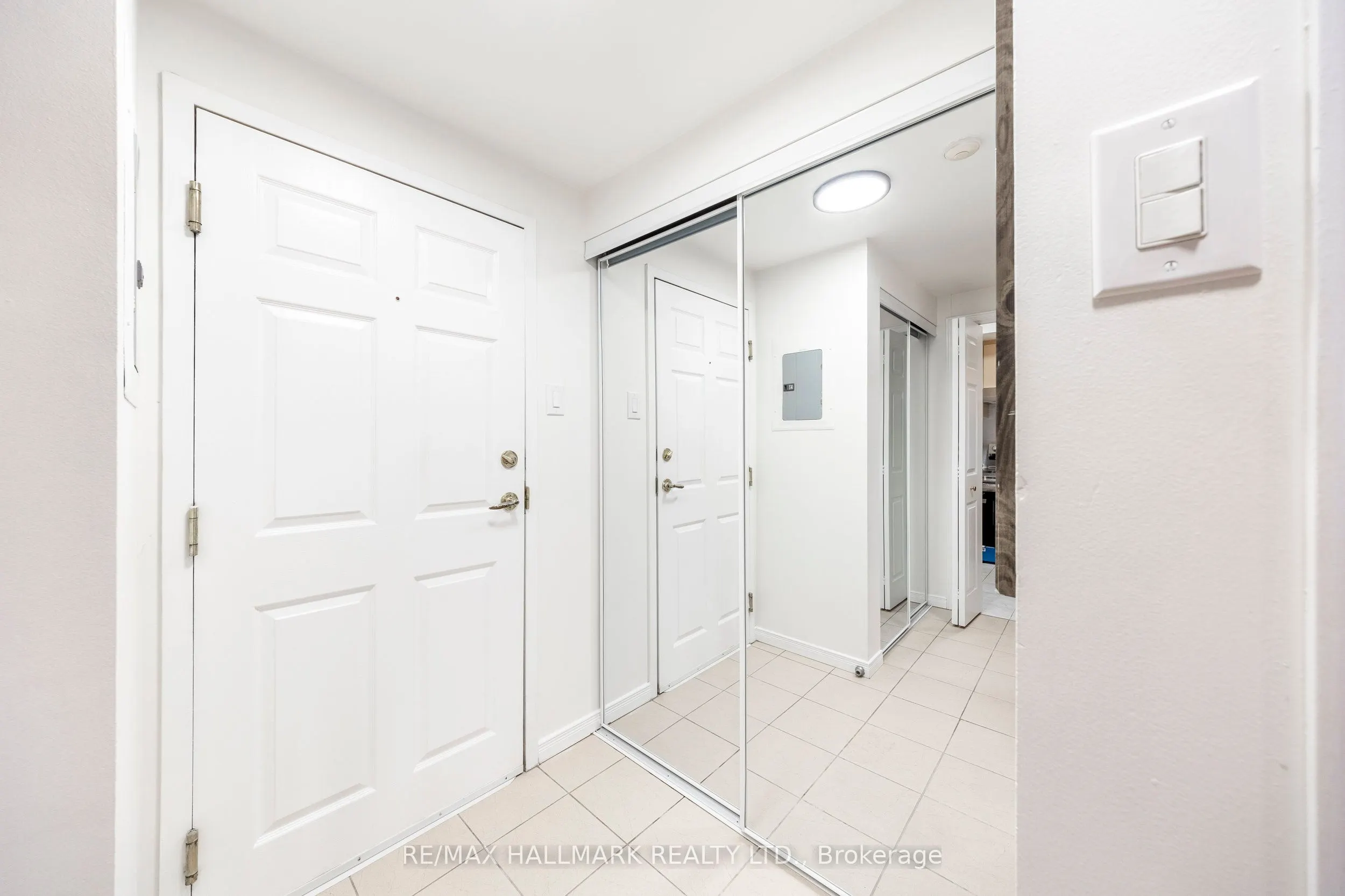 2351 Kennedy Road, #319