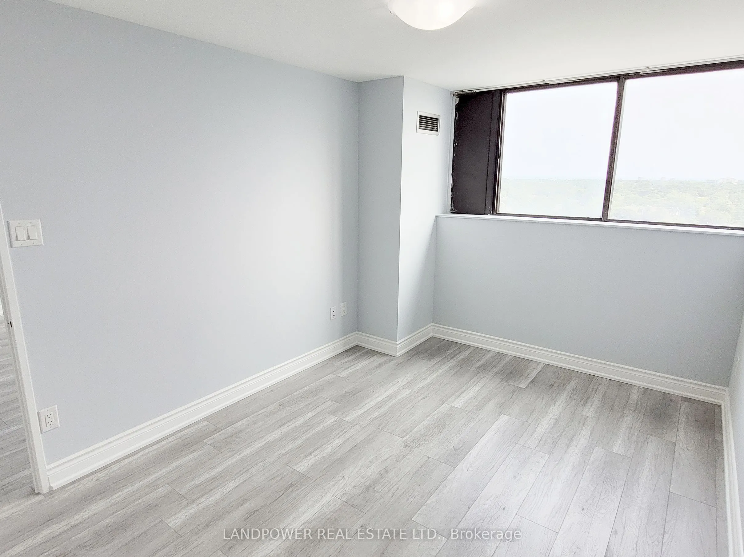 10 Tapscott Road, #1011