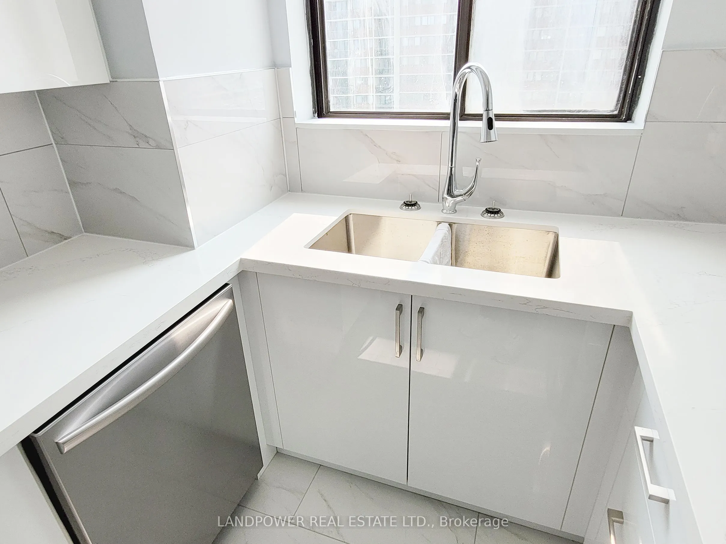 10 Tapscott Road, #1011