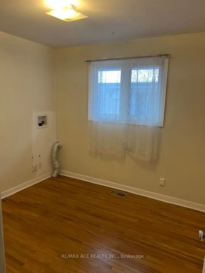 26 Oakridge Drive, #Main
