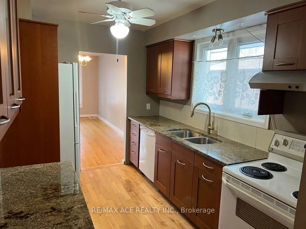 26 Oakridge Drive, #Main