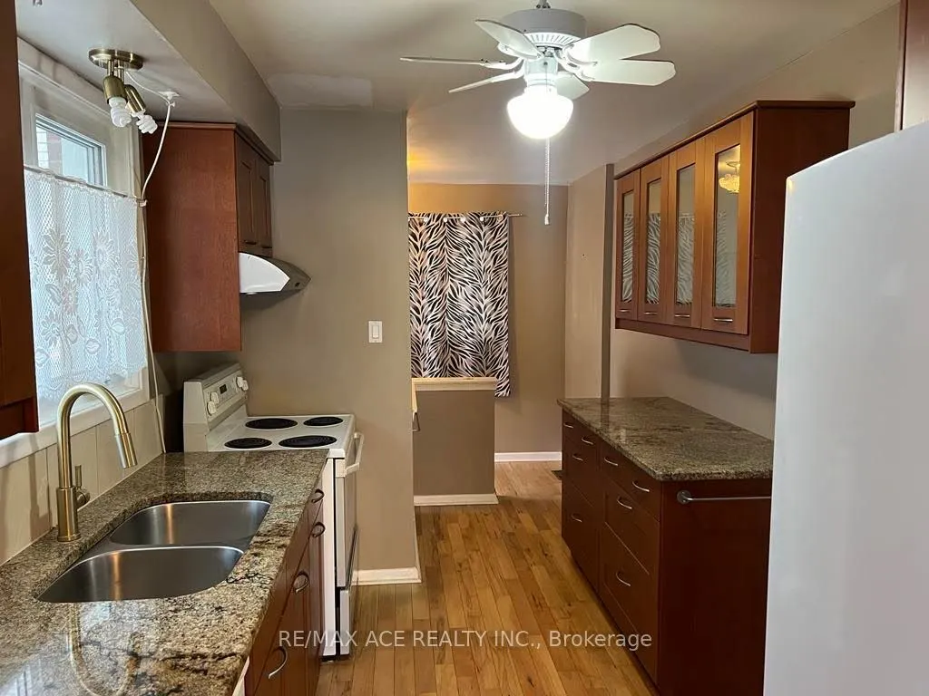 26 Oakridge Drive, #Main