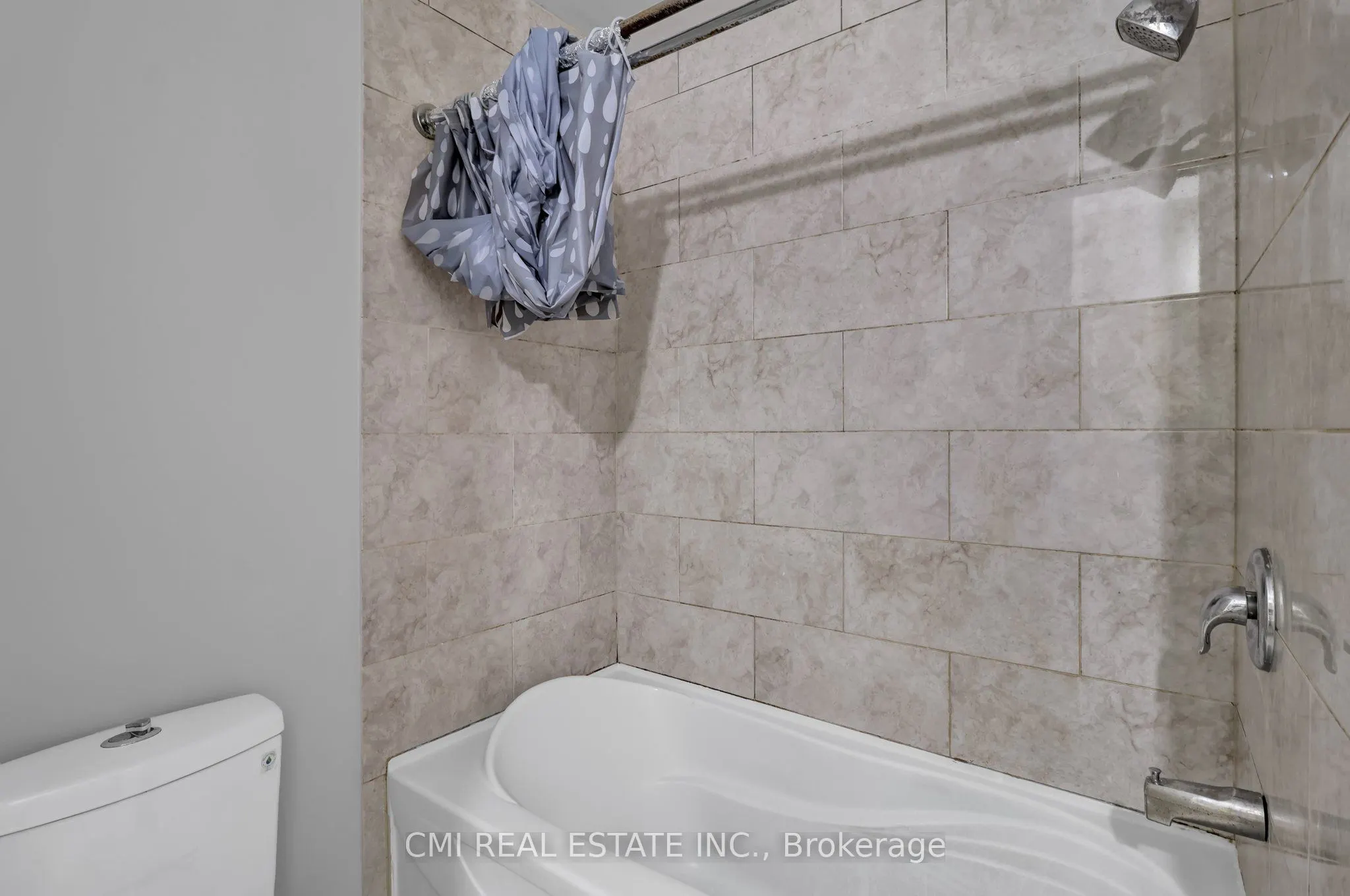 270 TIMBERBANK Boulevard, #6