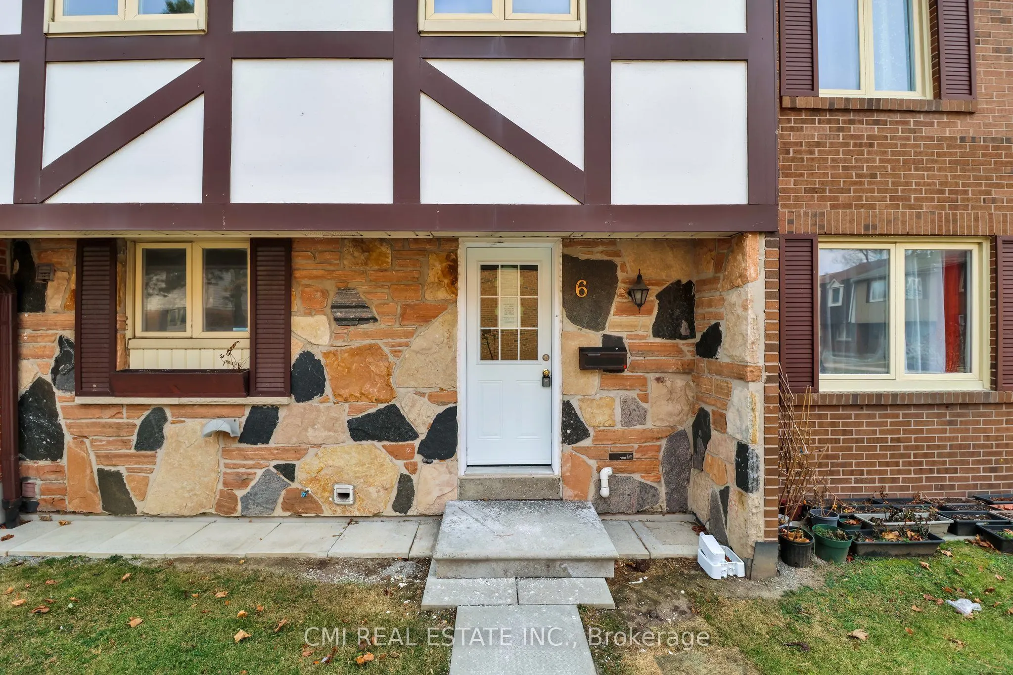 270 TIMBERBANK Boulevard, #6