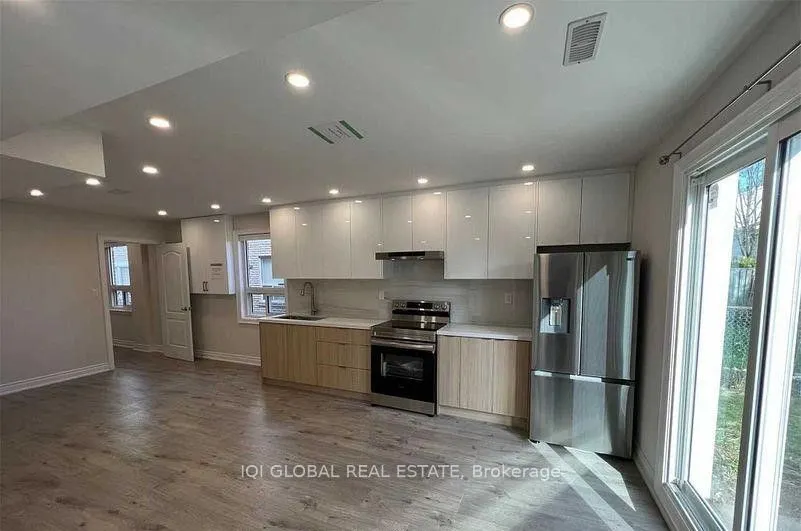 92 Heatherside Drive, #Main