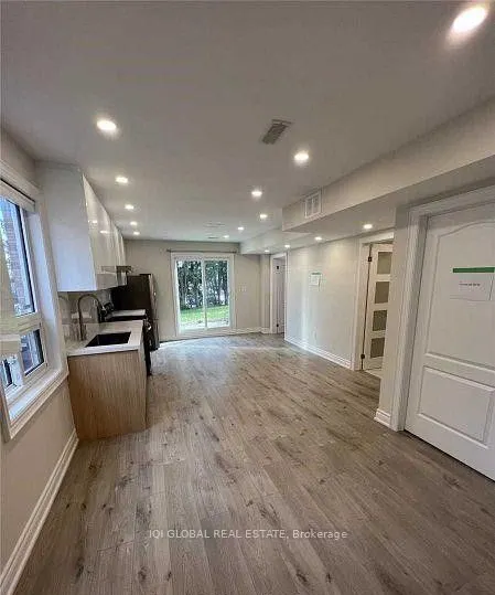 92 Heatherside Drive, #Main