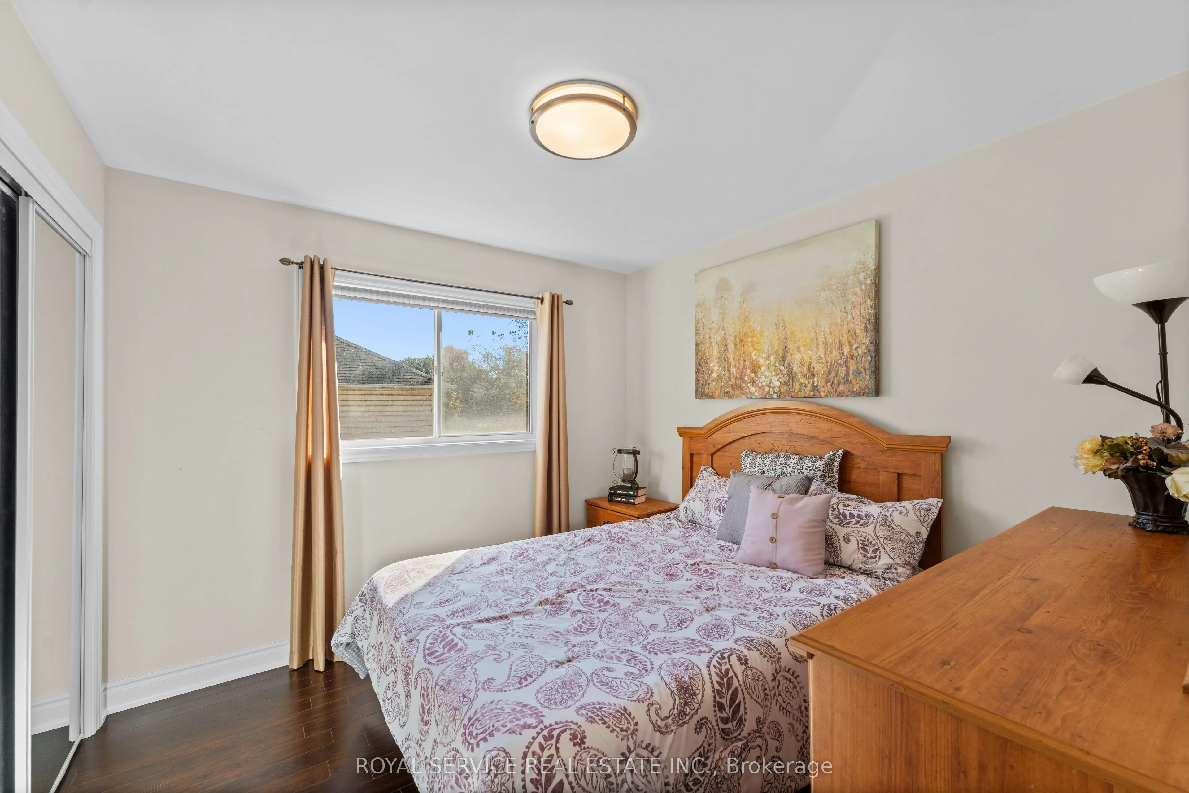 49 Farncomb Crescent