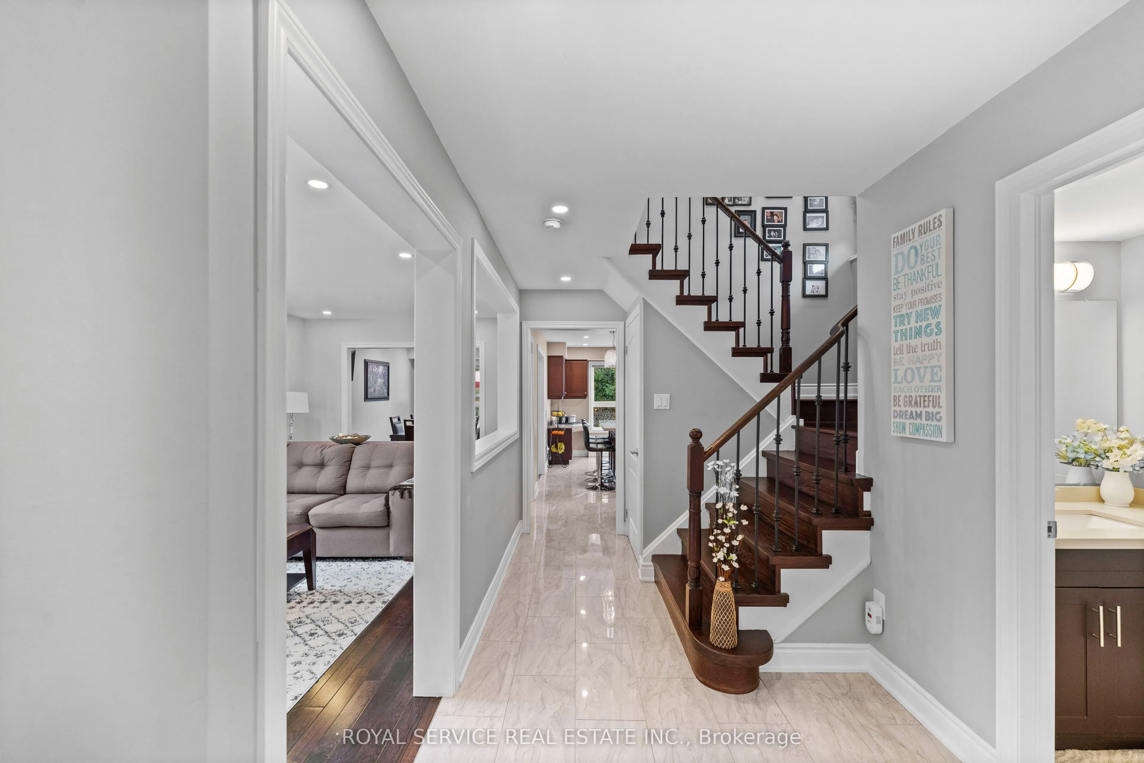 49 Farncomb Crescent