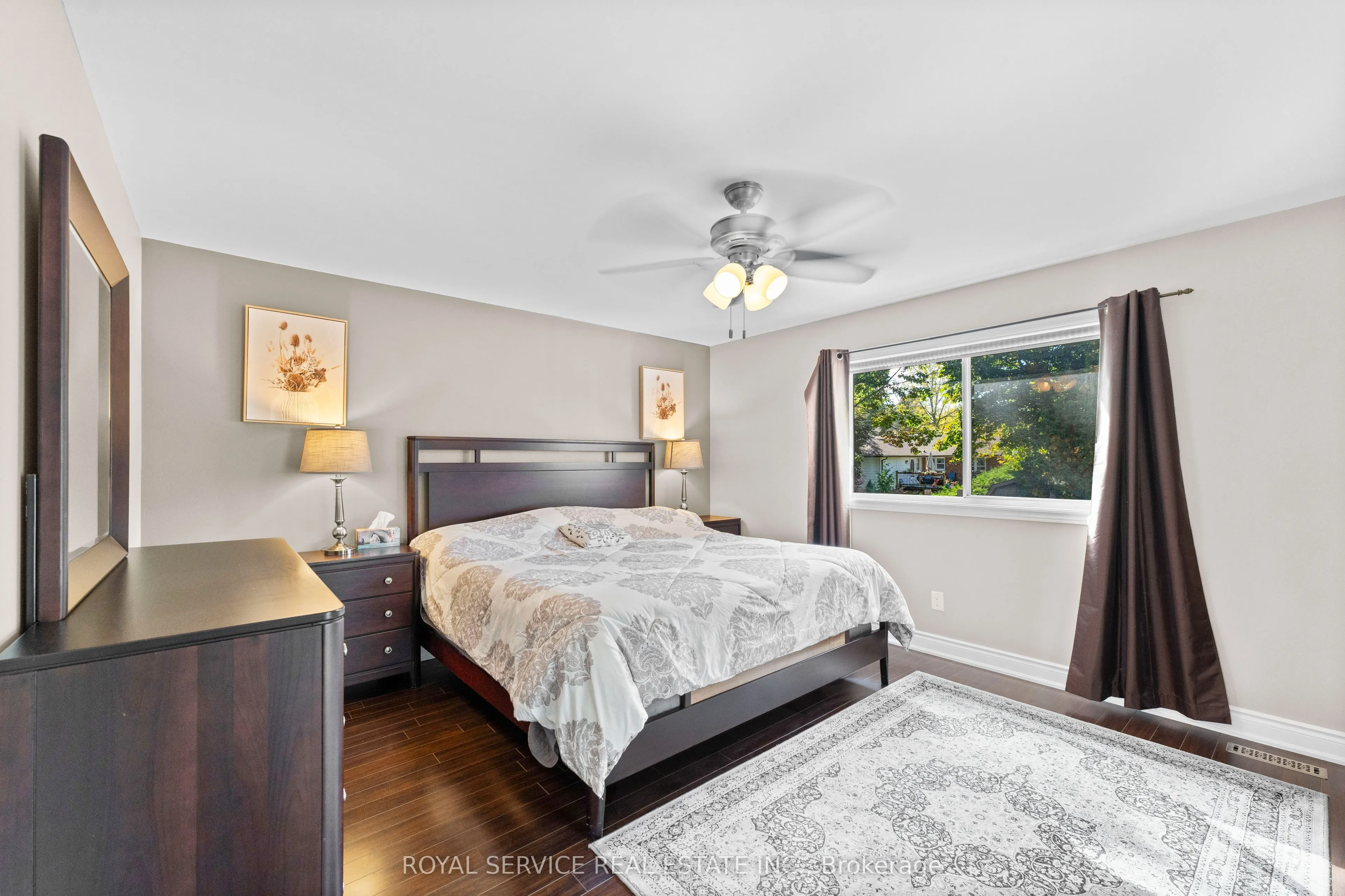 49 Farncomb Crescent
