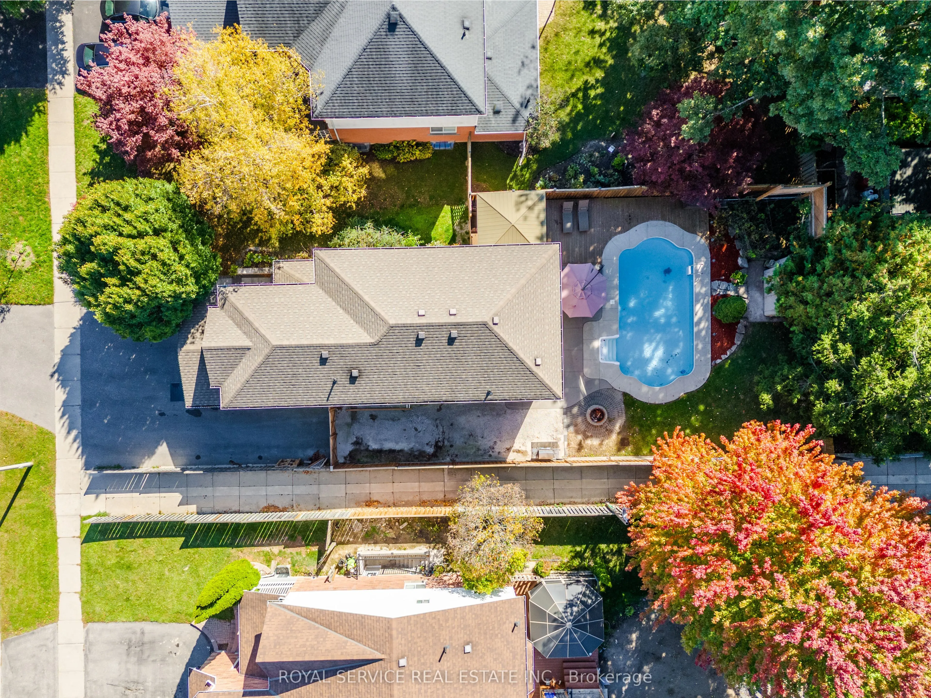 49 Farncomb Crescent