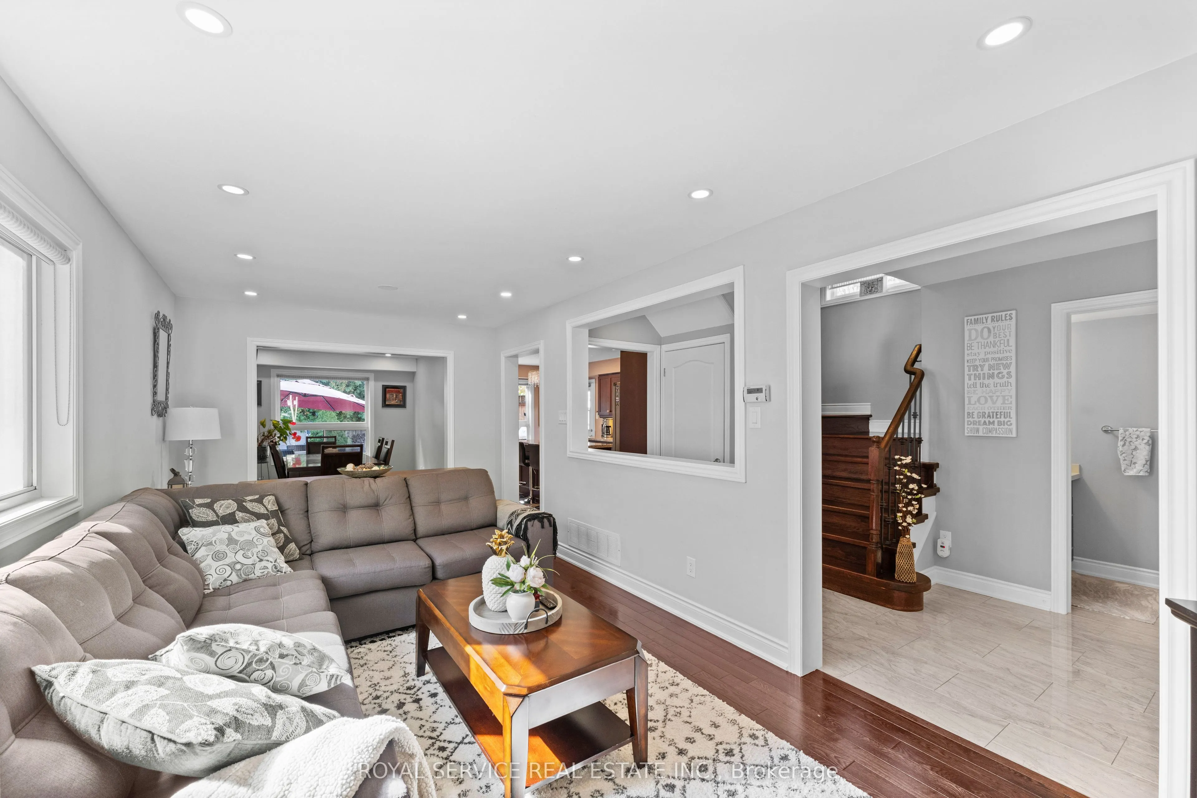 49 Farncomb Crescent