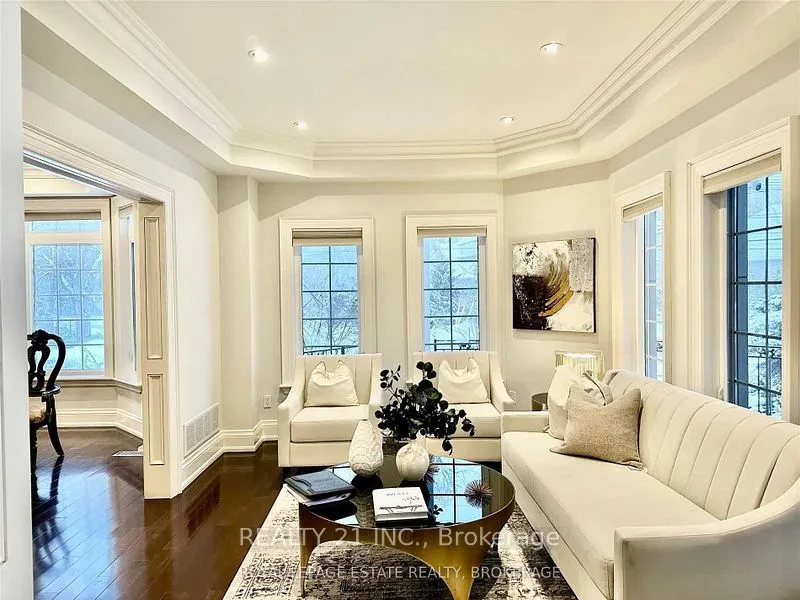 92 Hill Crescent